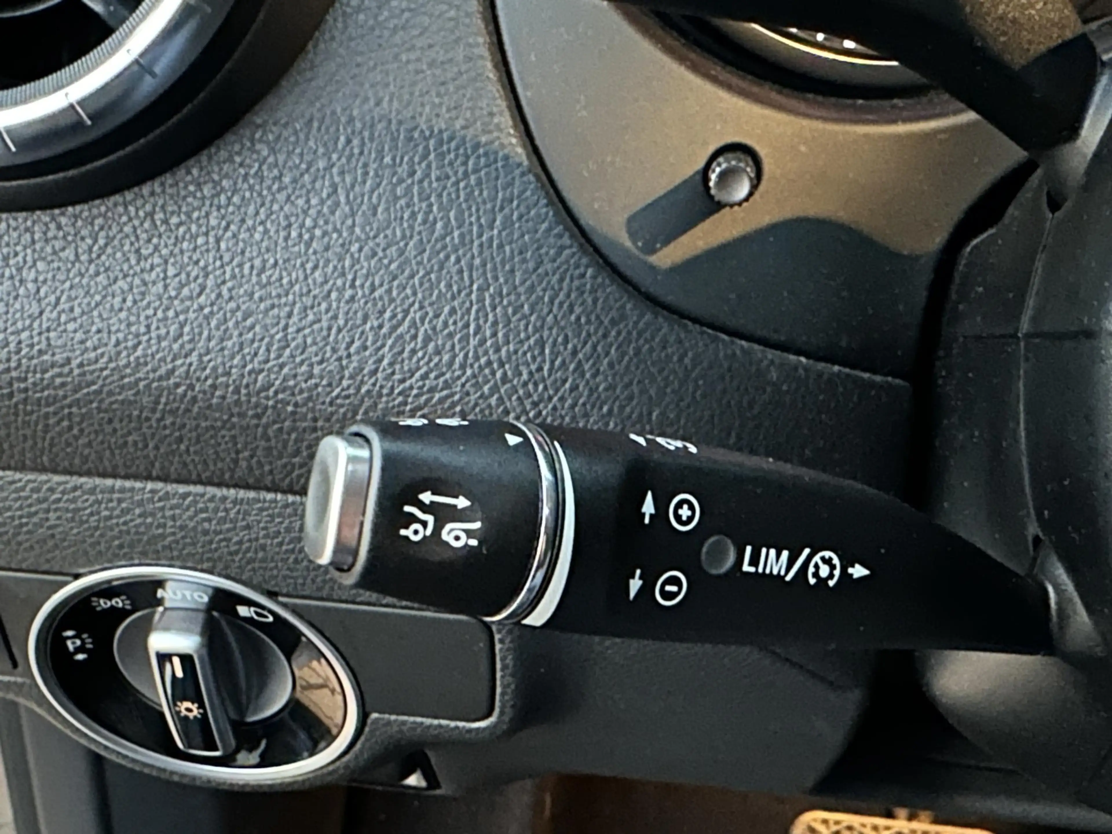 Mercedes-Benz CLA 180 Shooting Brake l Pano l ACC l Standkachel l Camera — photo 5