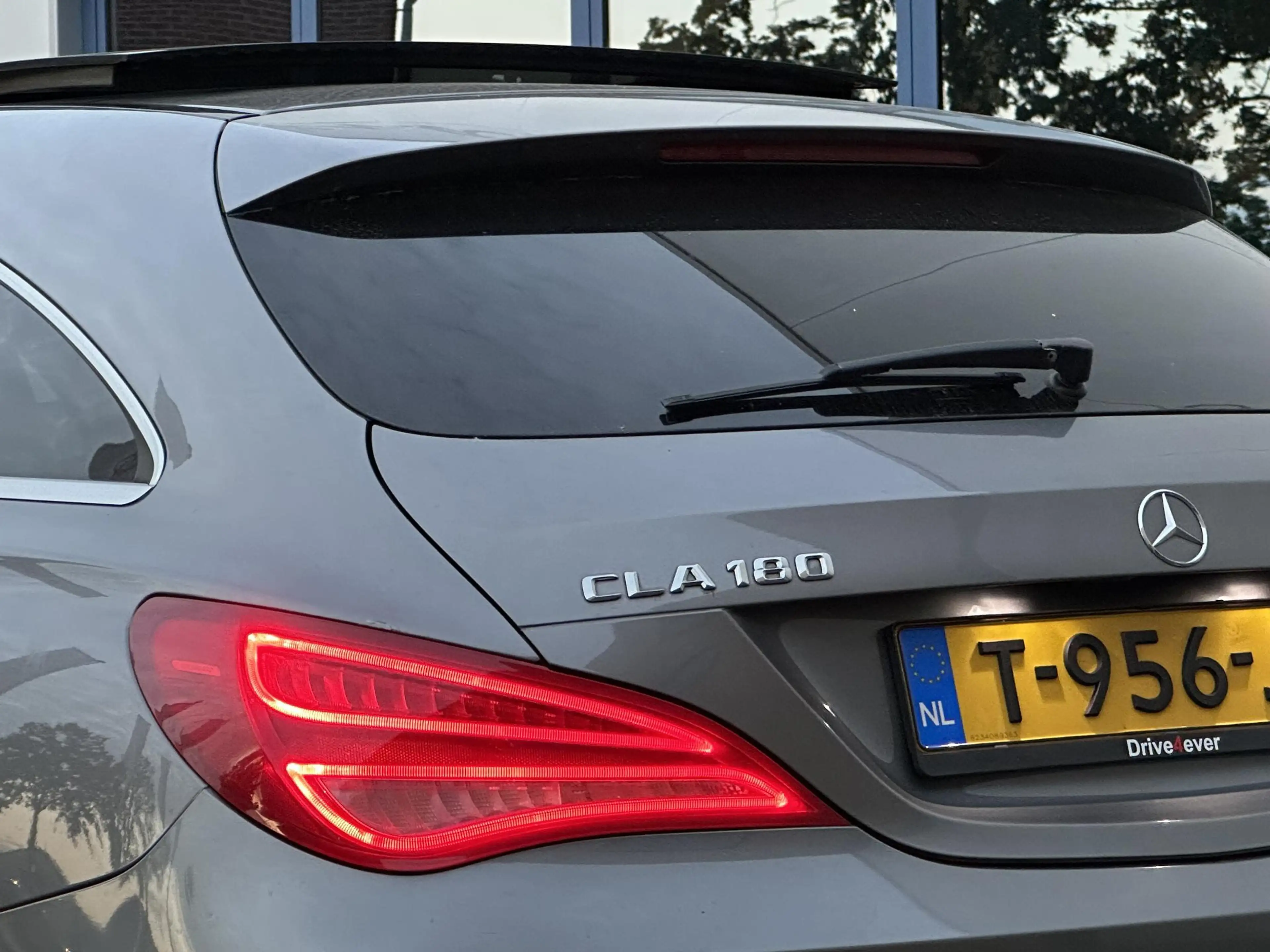 Mercedes-Benz CLA 180 Shooting Brake l Pano l ACC l Standkachel l Camera — photo 2