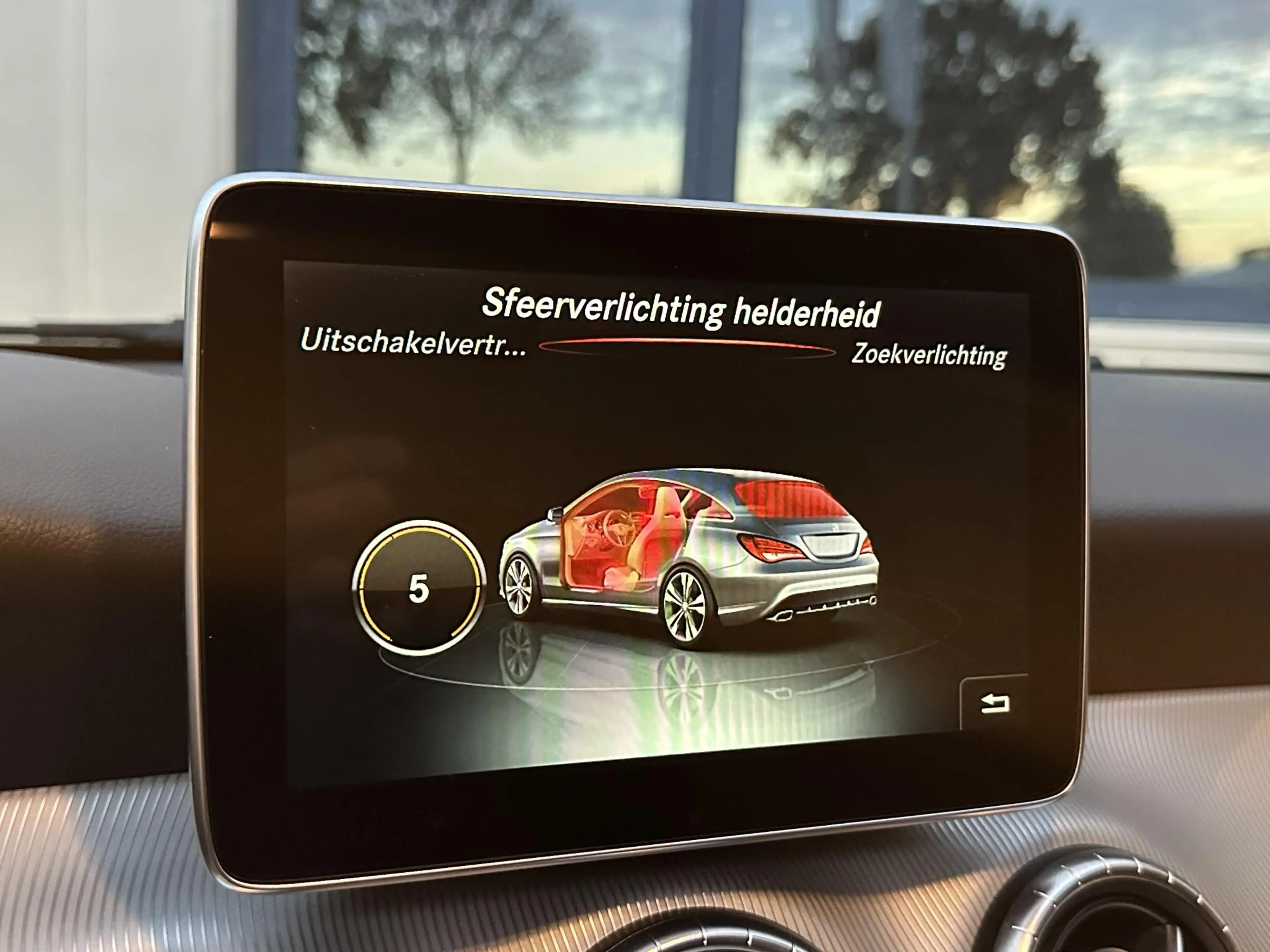Mercedes-Benz CLA 180 Shooting Brake l Pano l ACC l Standkachel l Camera — photo 10