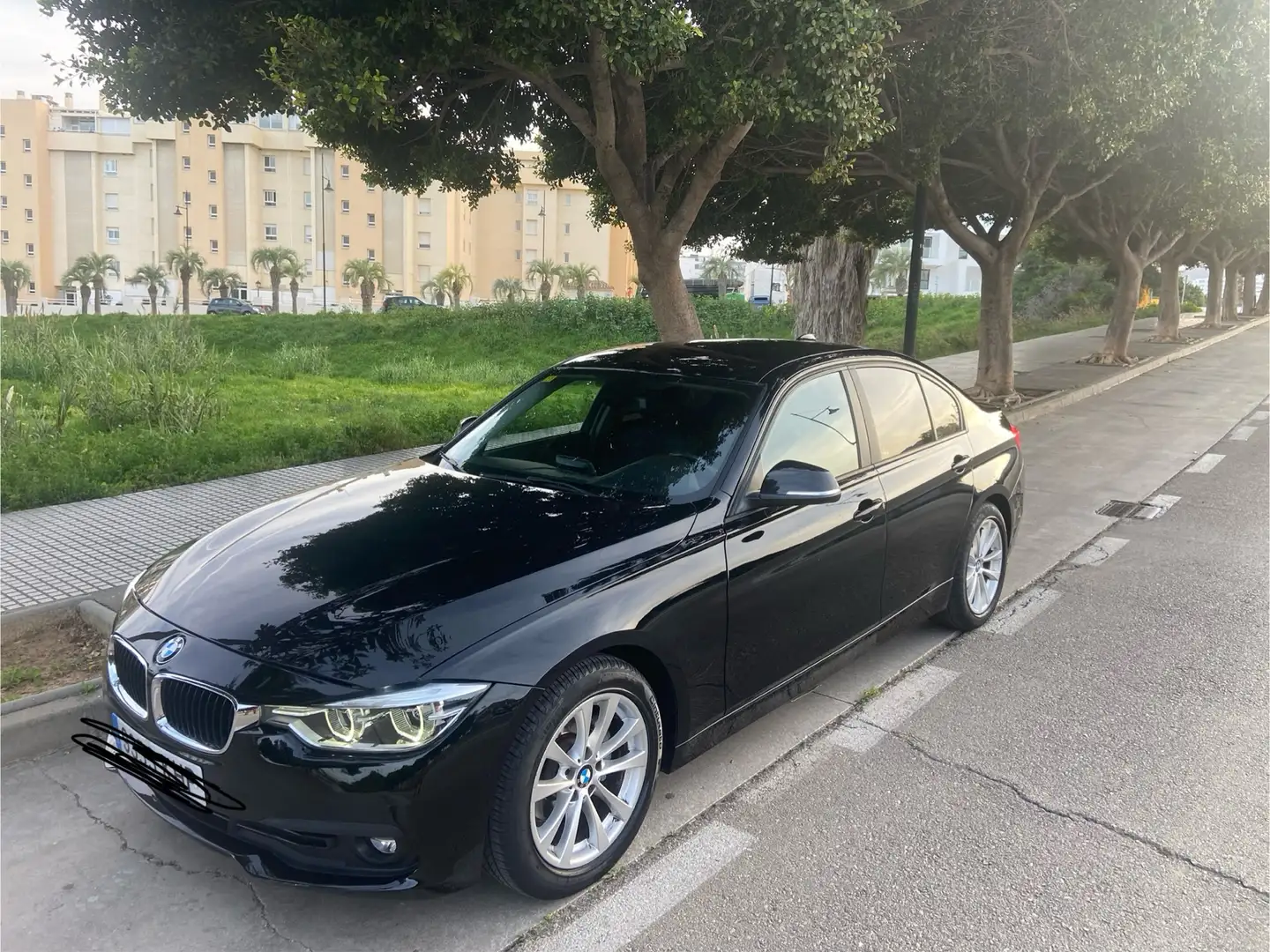 BMW 318 318d business Negro - 1