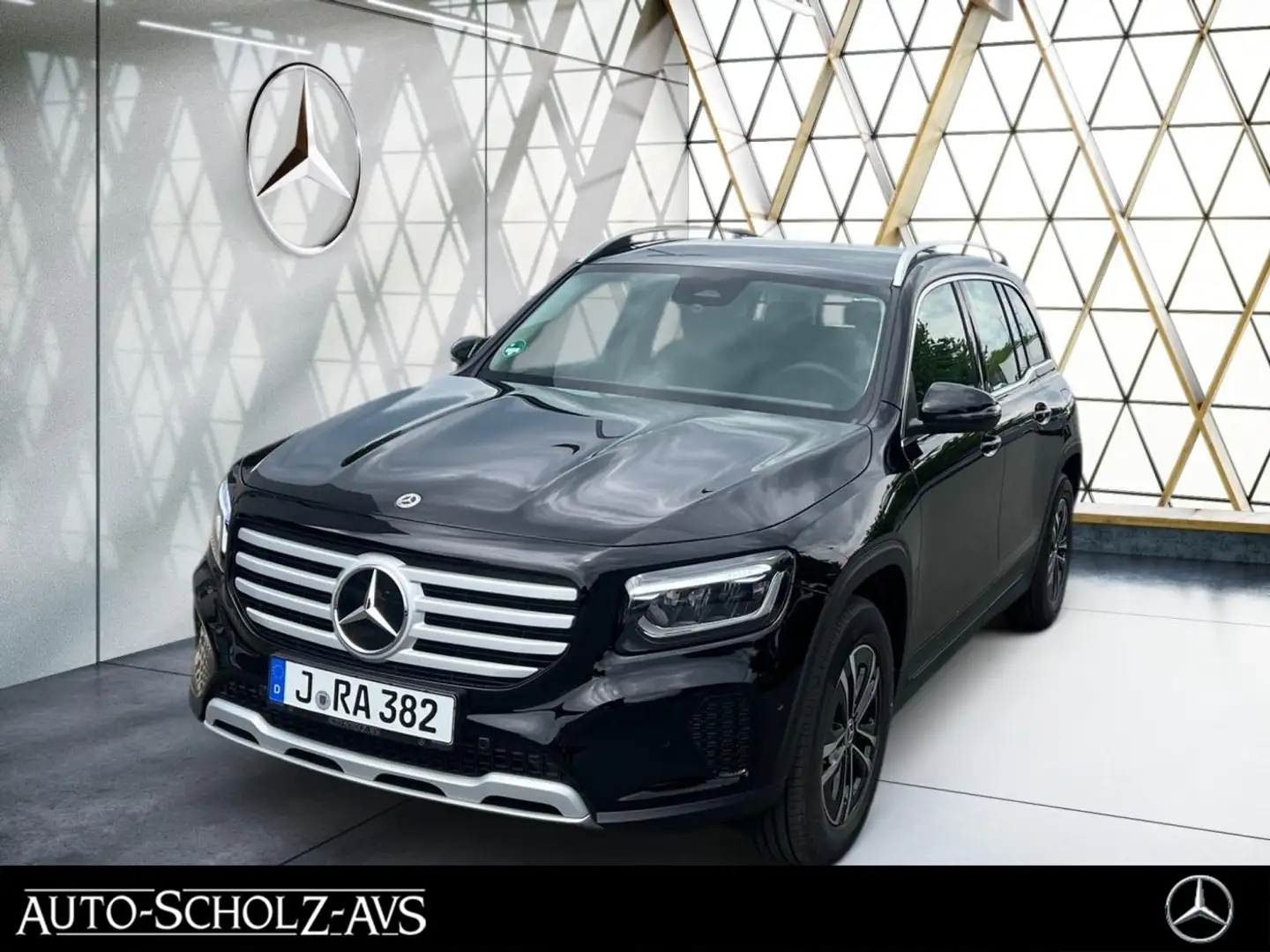 Mercedes-Benz GLB 220 d 4MATIC Standheizung*AHK*Easy-P*Kamera* Černá - 1