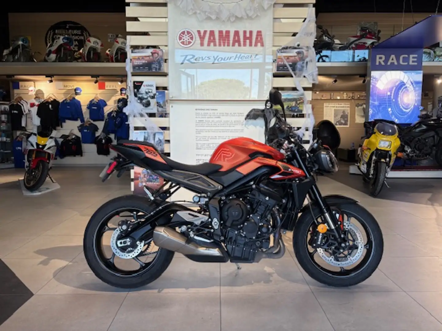 Triumph Street Triple 765 Orange - 1