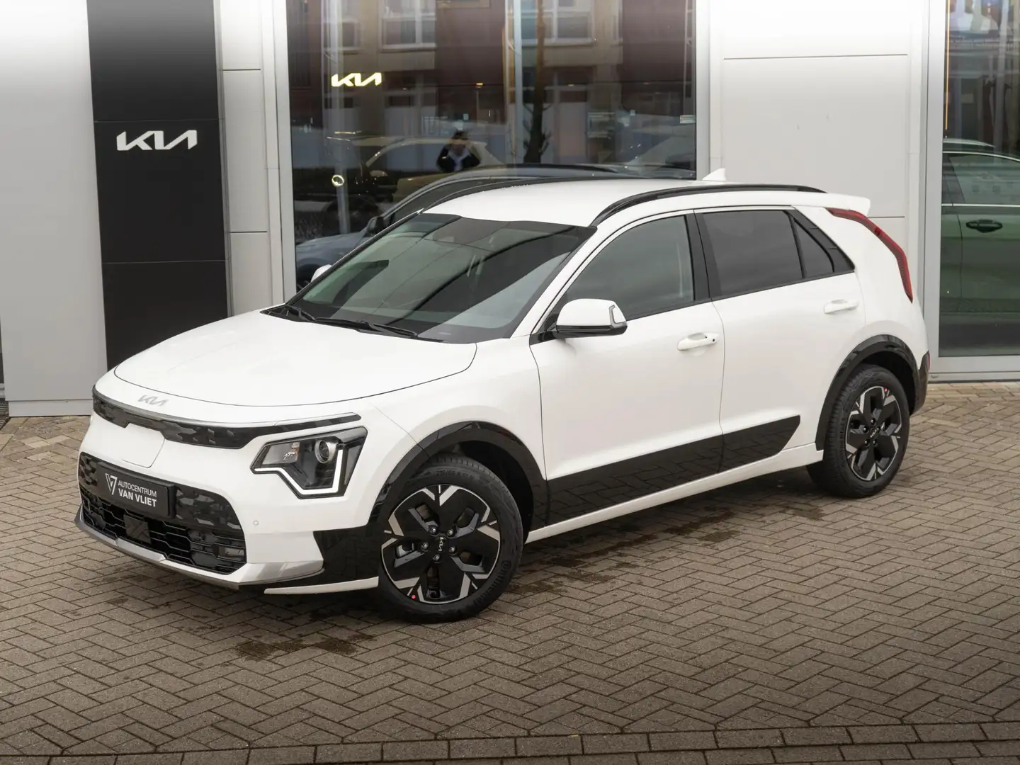 Kia e-Niro EV Light Advanced 64.8 kWh | OP VOORRAAD | SNEL LE Wit - 2