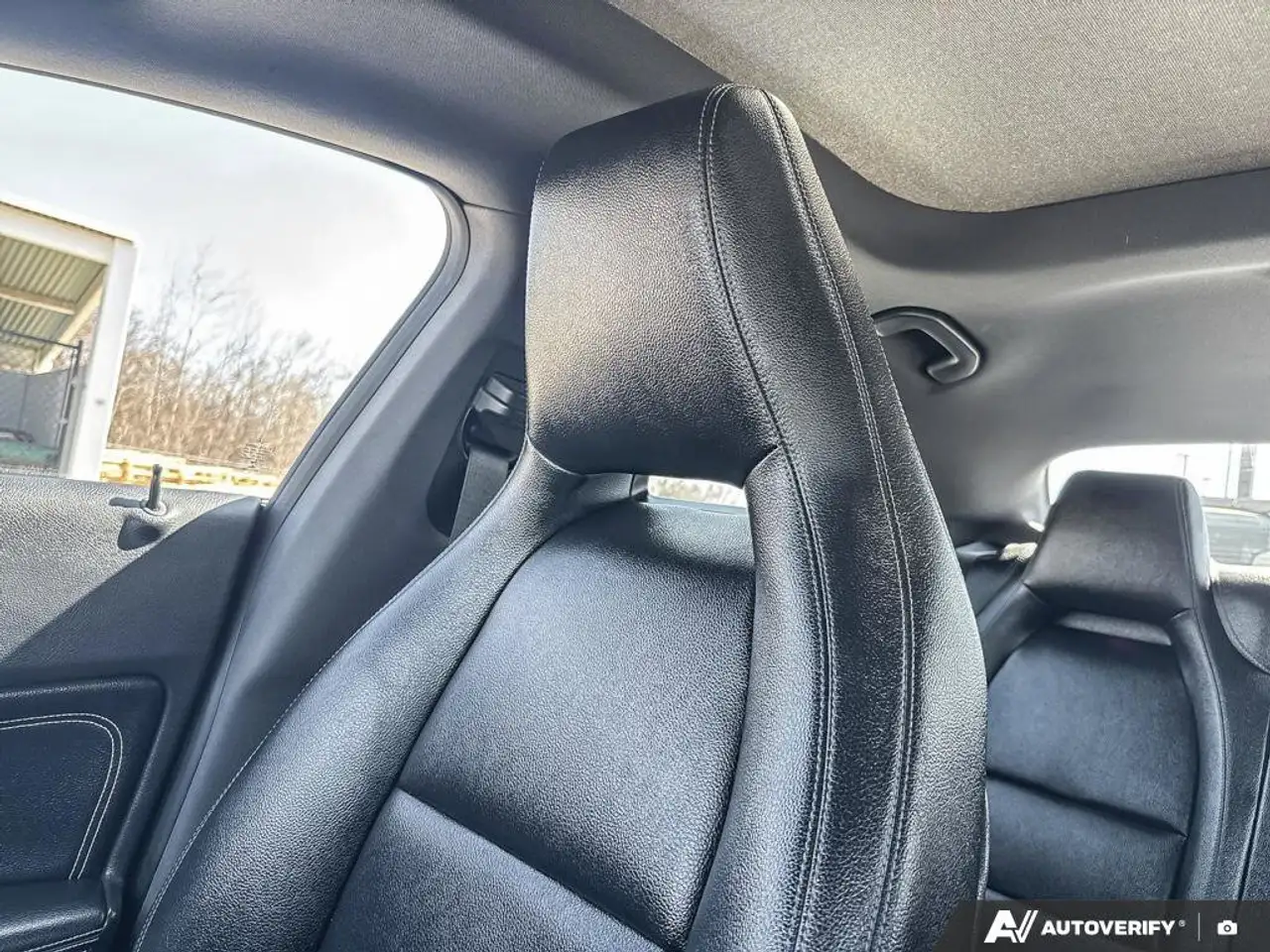 Mercedes-Benz CLA снимка Mercedes-Benz CLA