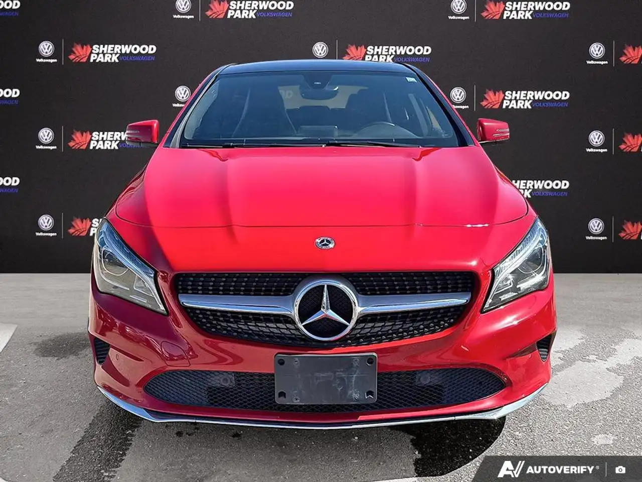 Mercedes-Benz CLA снимка Mercedes-Benz CLA