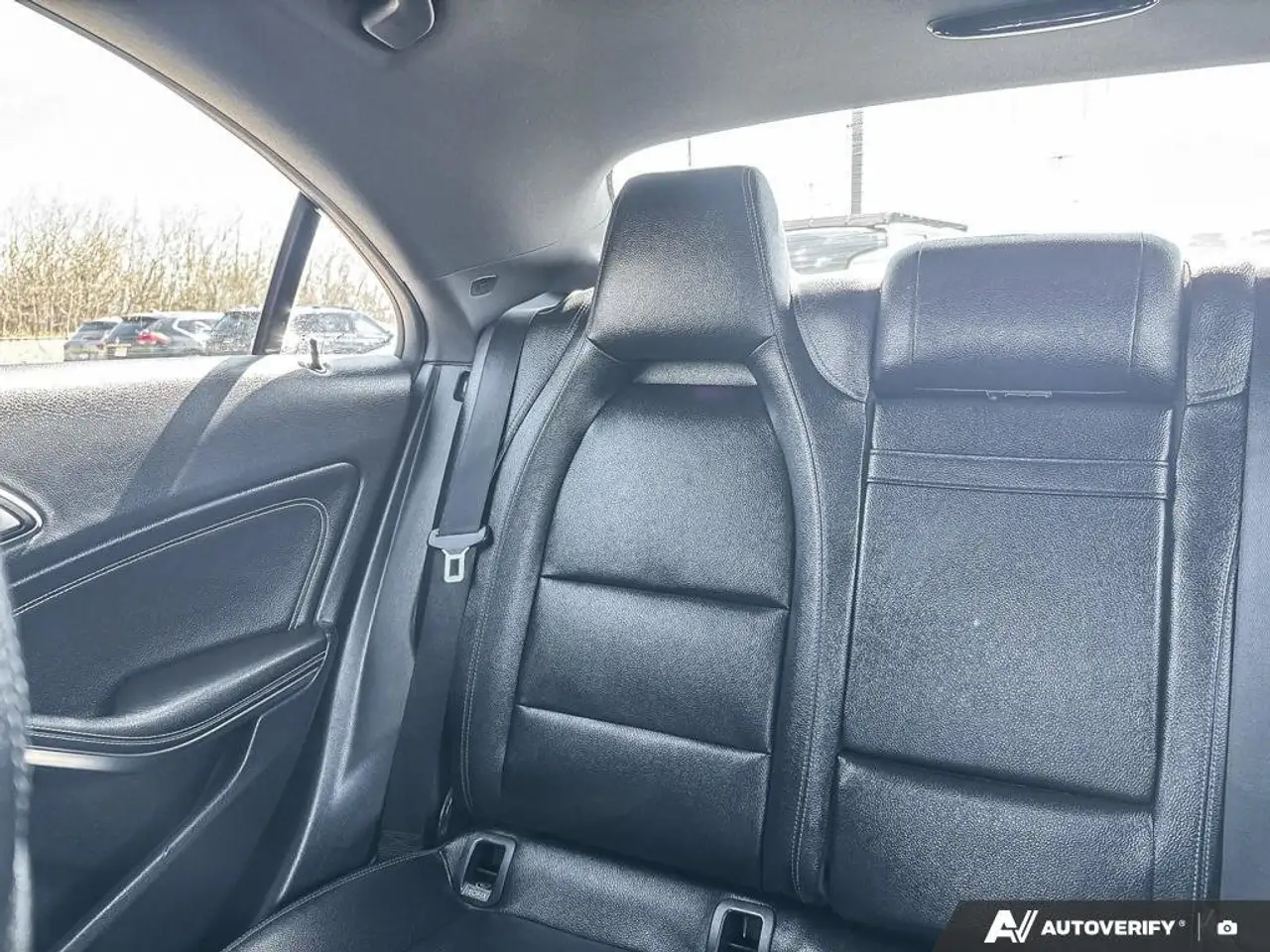 Mercedes-Benz CLA снимка Mercedes-Benz CLA