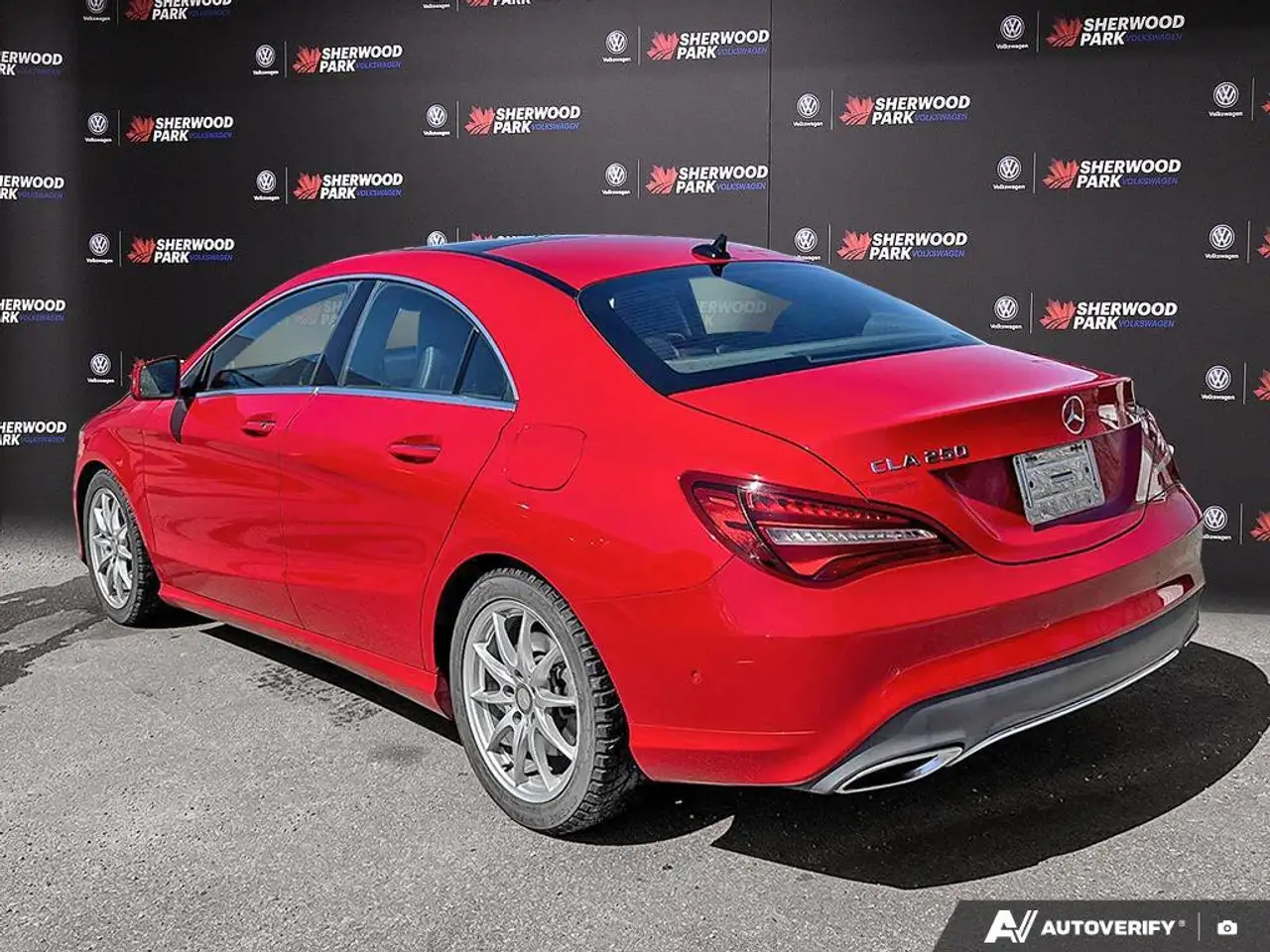 Mercedes-Benz CLA снимка Mercedes-Benz CLA
