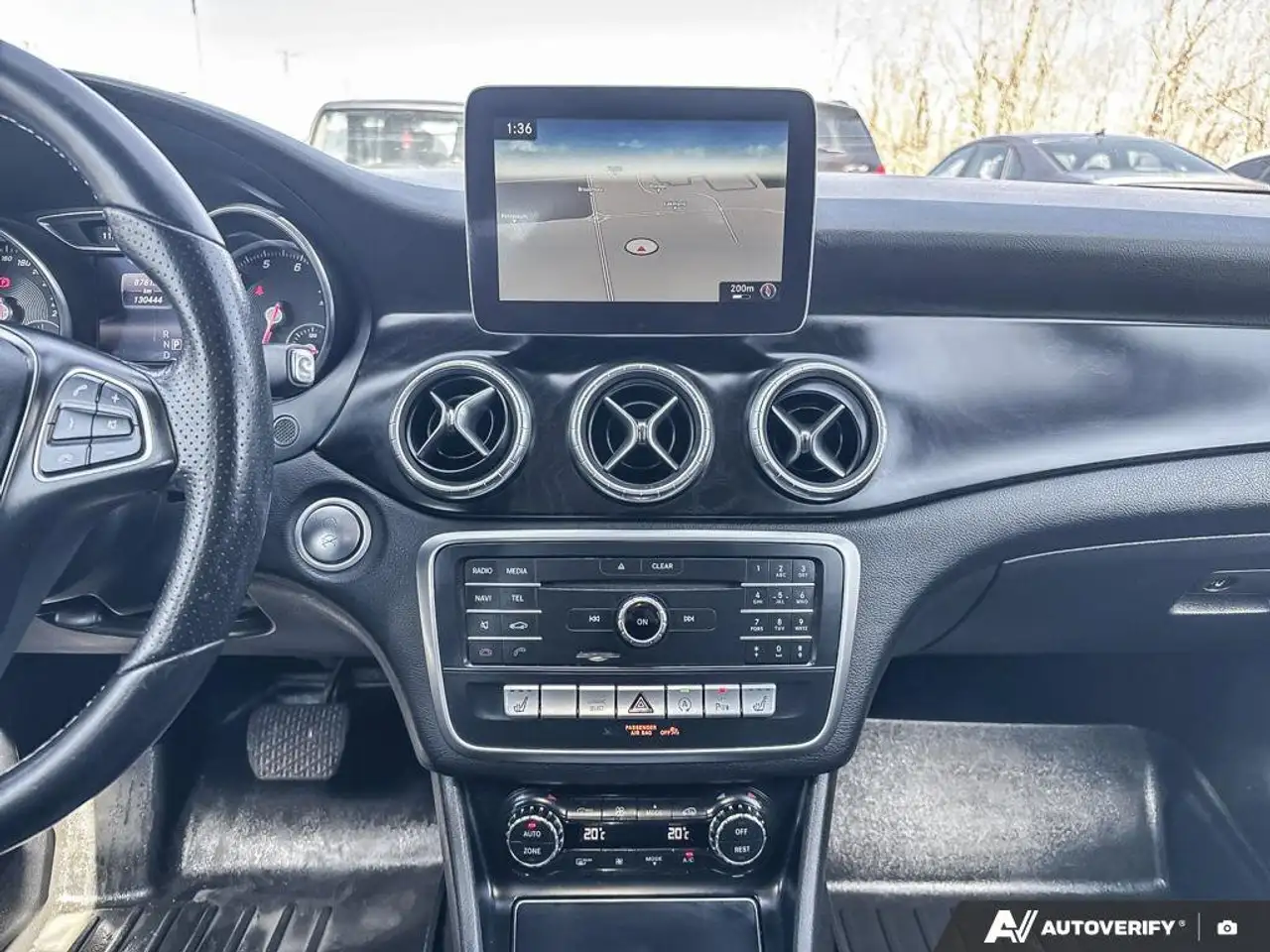 Mercedes-Benz CLA снимка Mercedes-Benz CLA