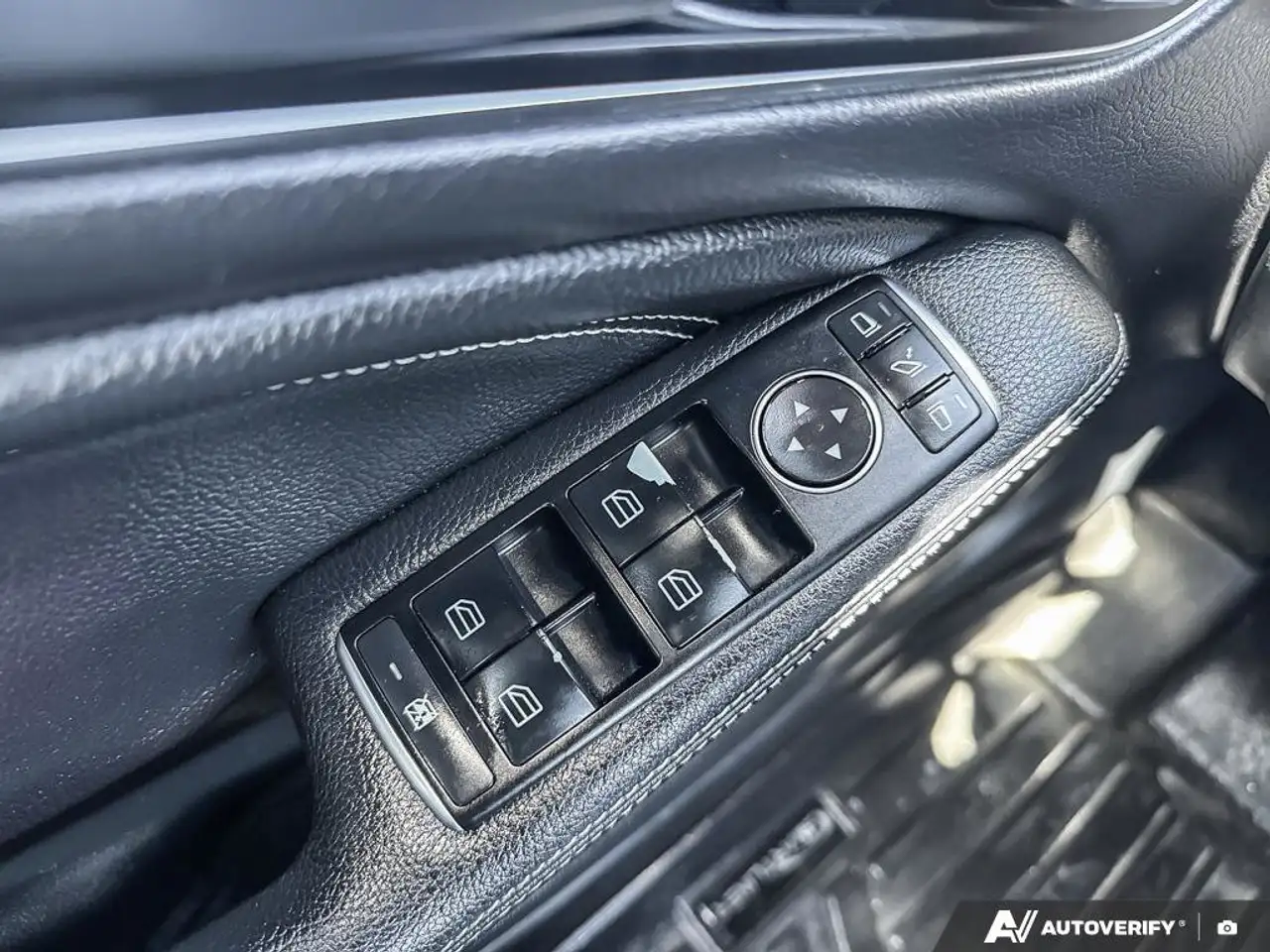 Mercedes-Benz CLA снимка Mercedes-Benz CLA