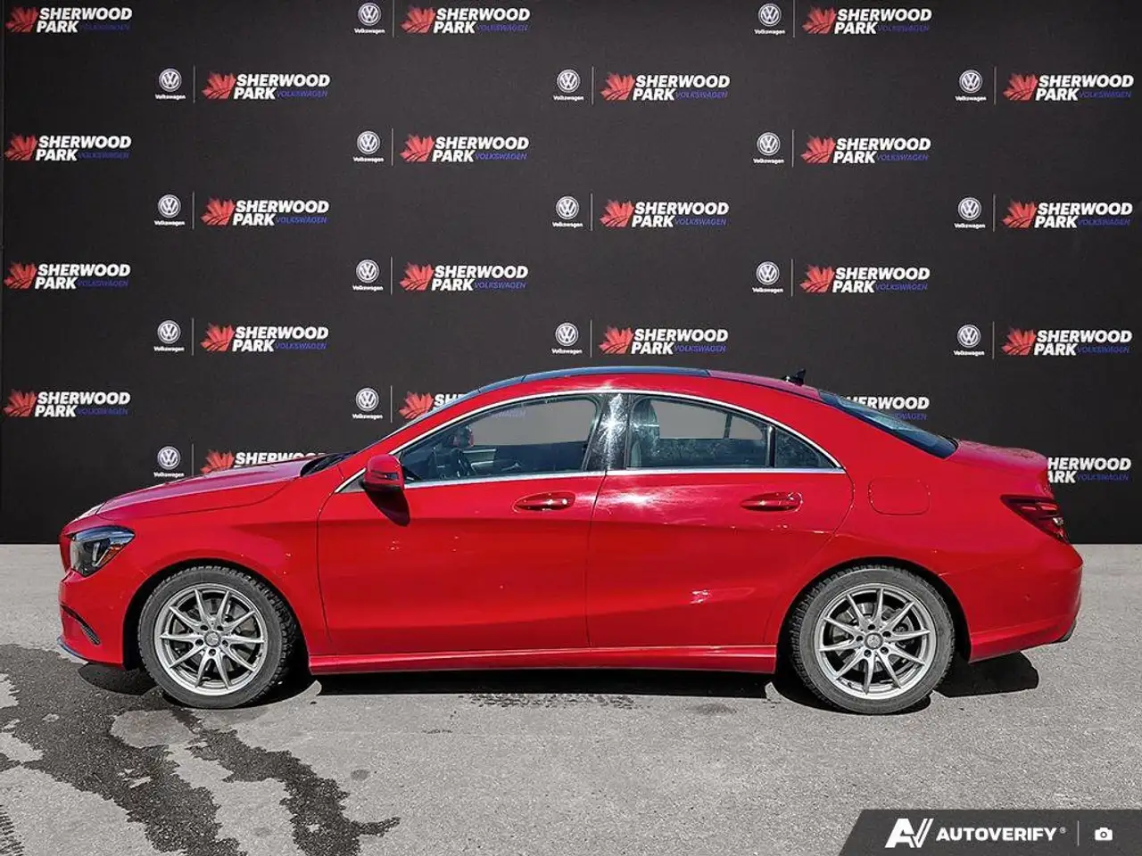 Mercedes-Benz CLA снимка Mercedes-Benz CLA