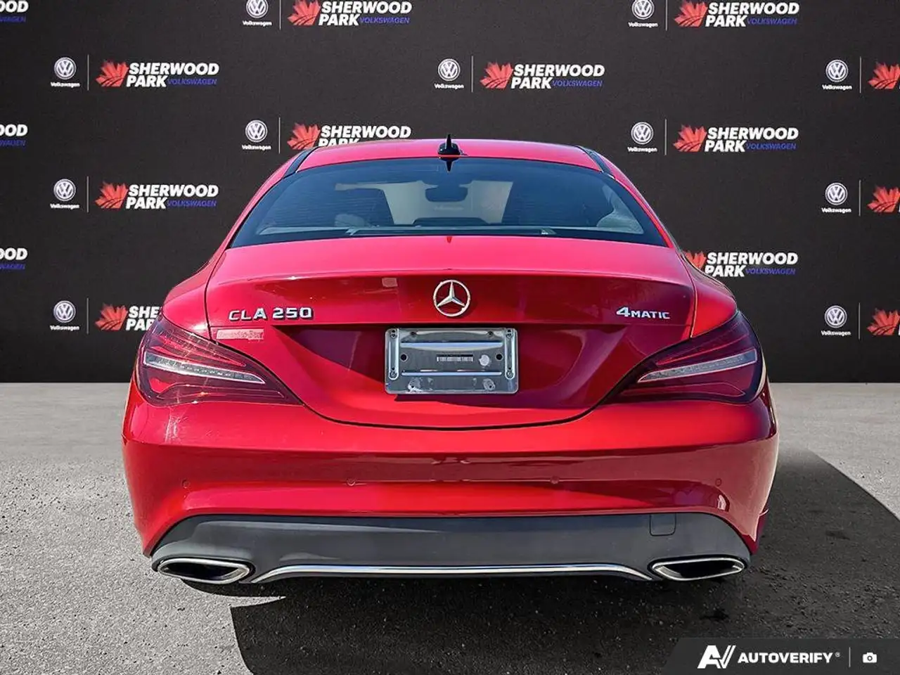 Mercedes-Benz CLA снимка Mercedes-Benz CLA