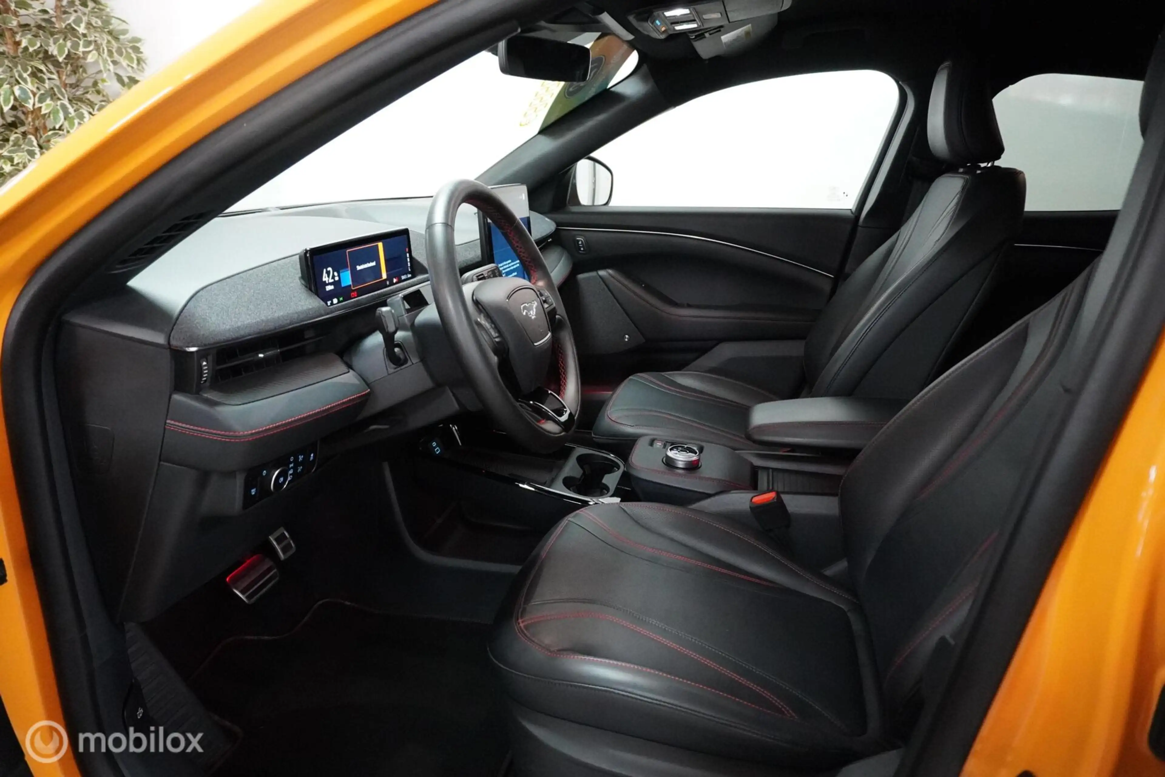 Ford Mustang Mach-E Premium AWD 75 kWh — photo 23