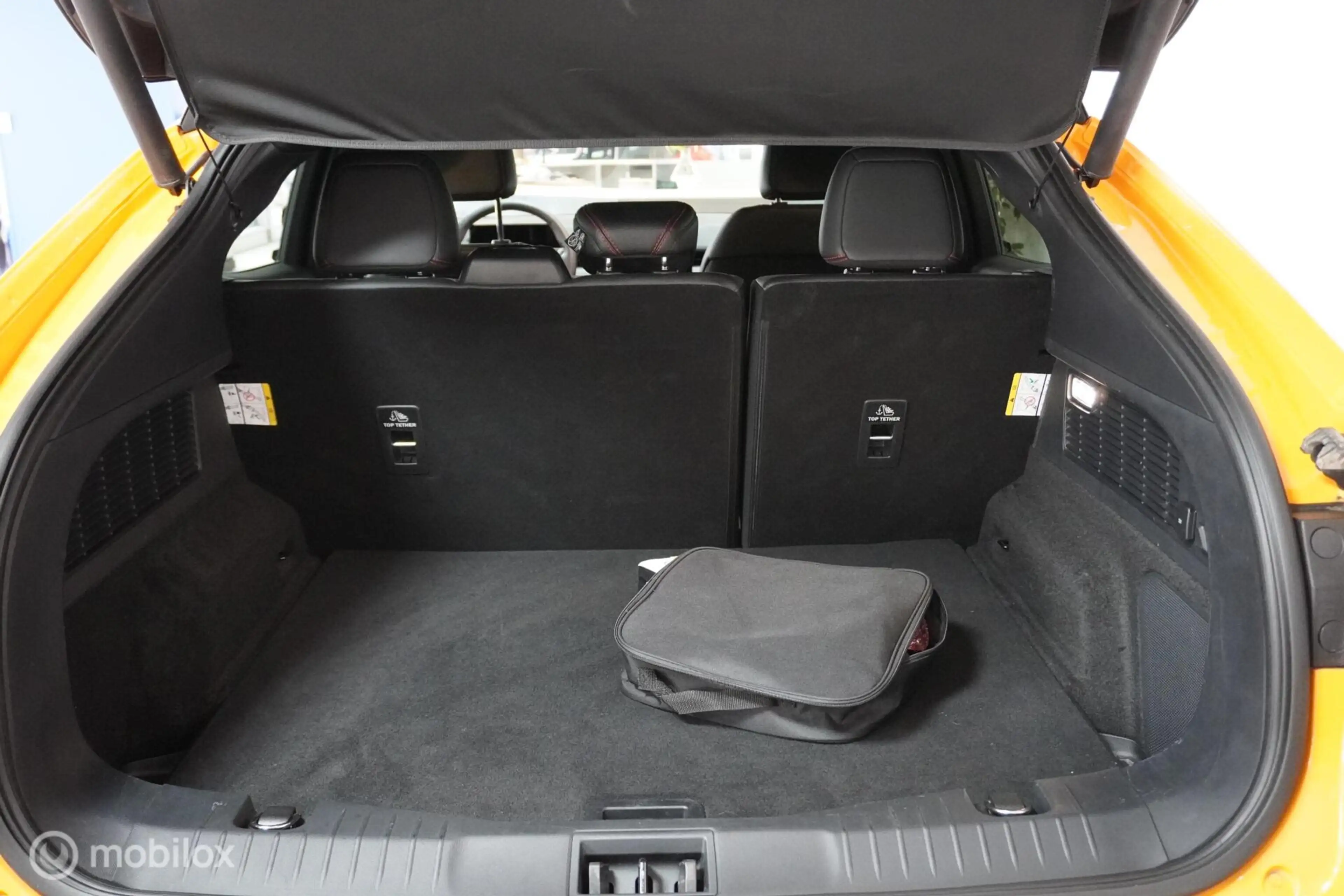 Ford Mustang Mach-E Premium AWD 75 kWh — photo 20