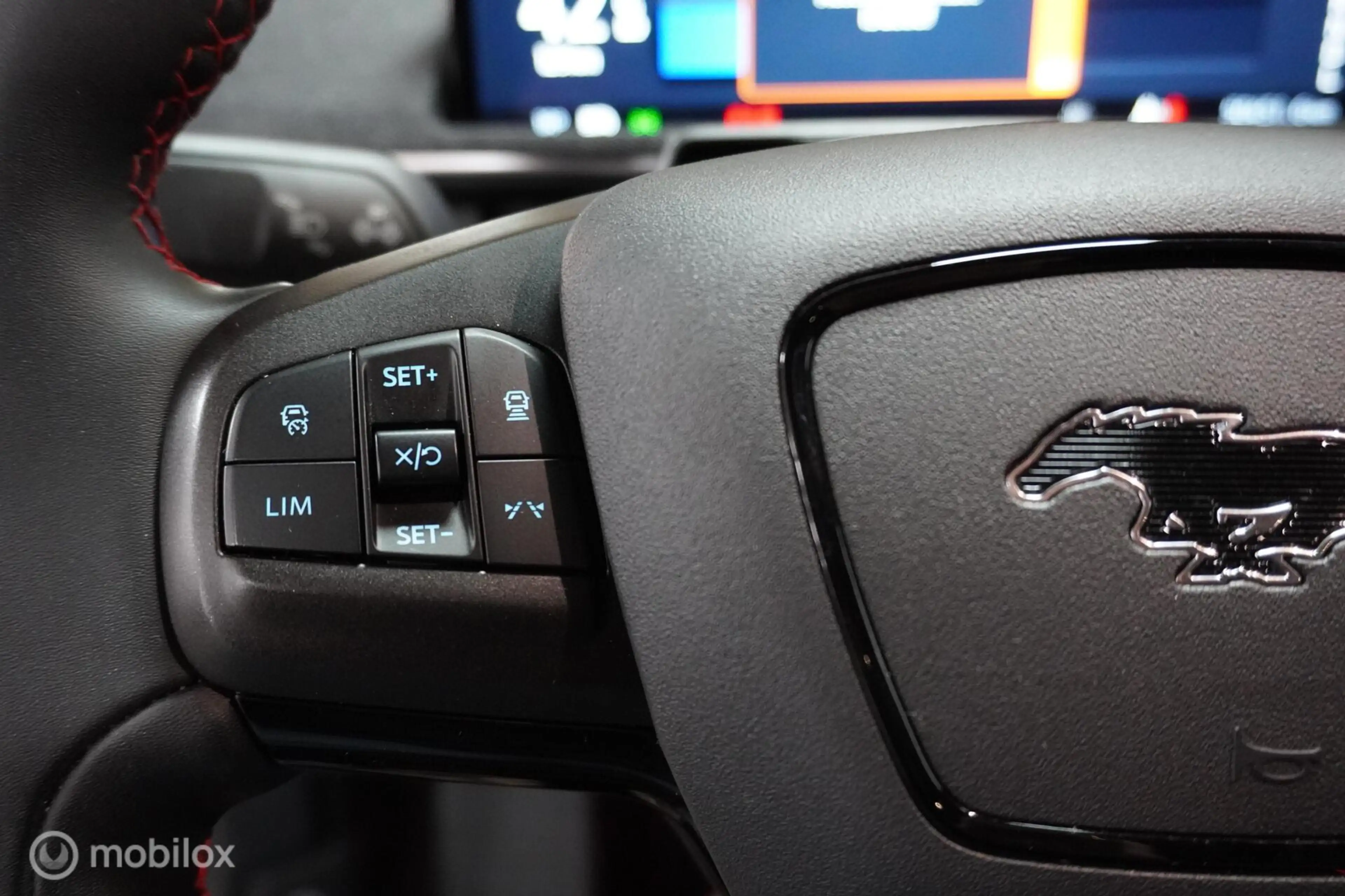 Ford Mustang Mach-E Premium AWD 75 kWh — photo 30