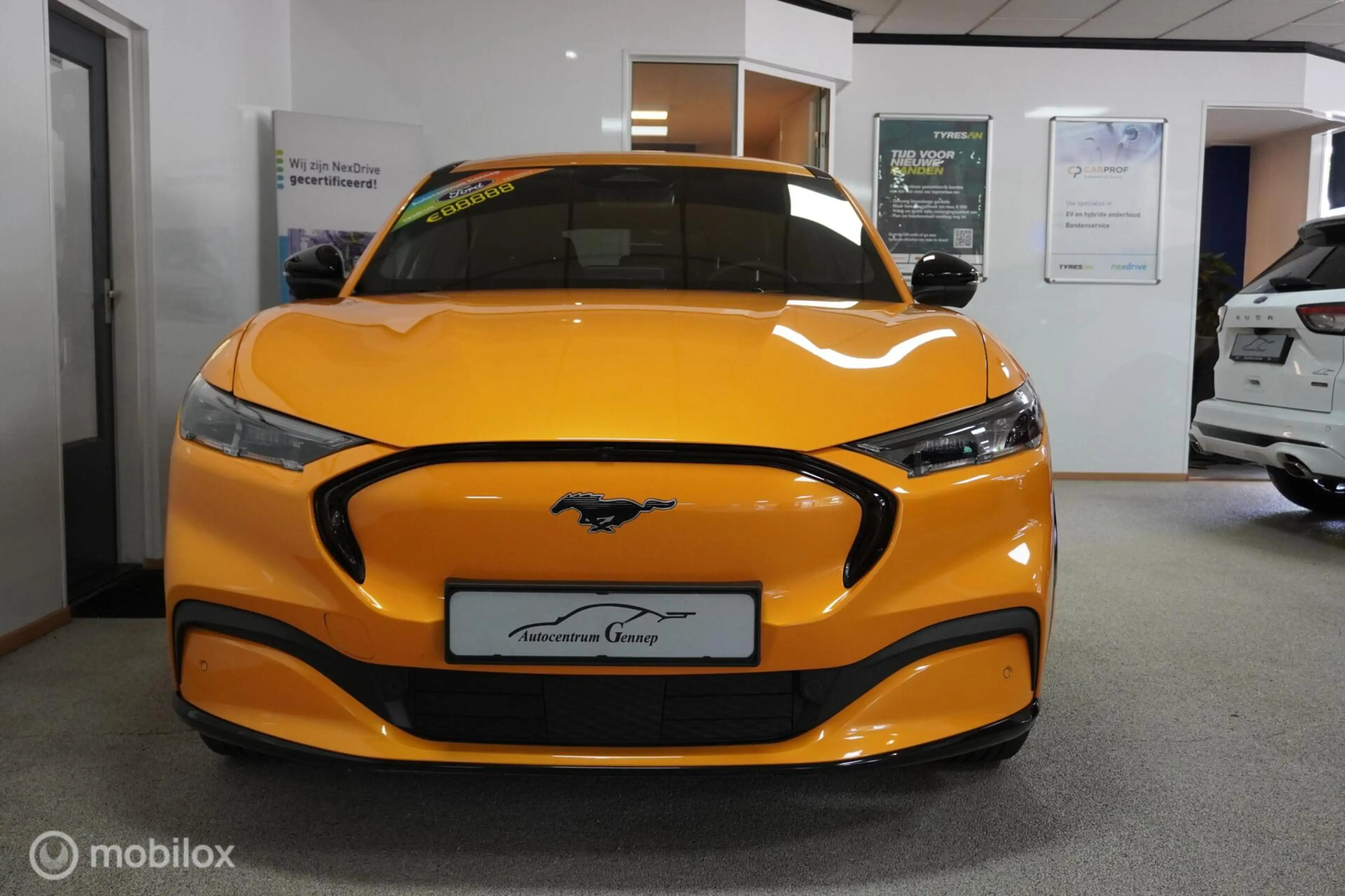 Ford Mustang Mach-E Premium AWD 75 kWh — photo 6