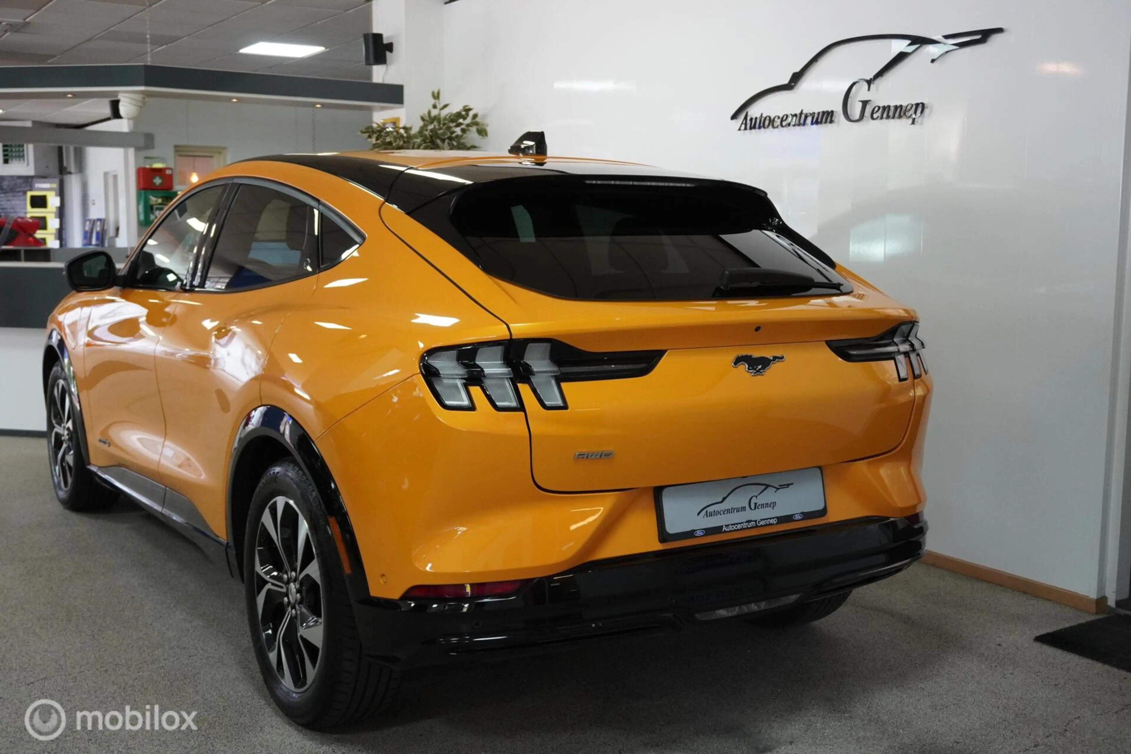 Ford Mustang Mach-E Premium AWD 75 kWh — photo 15