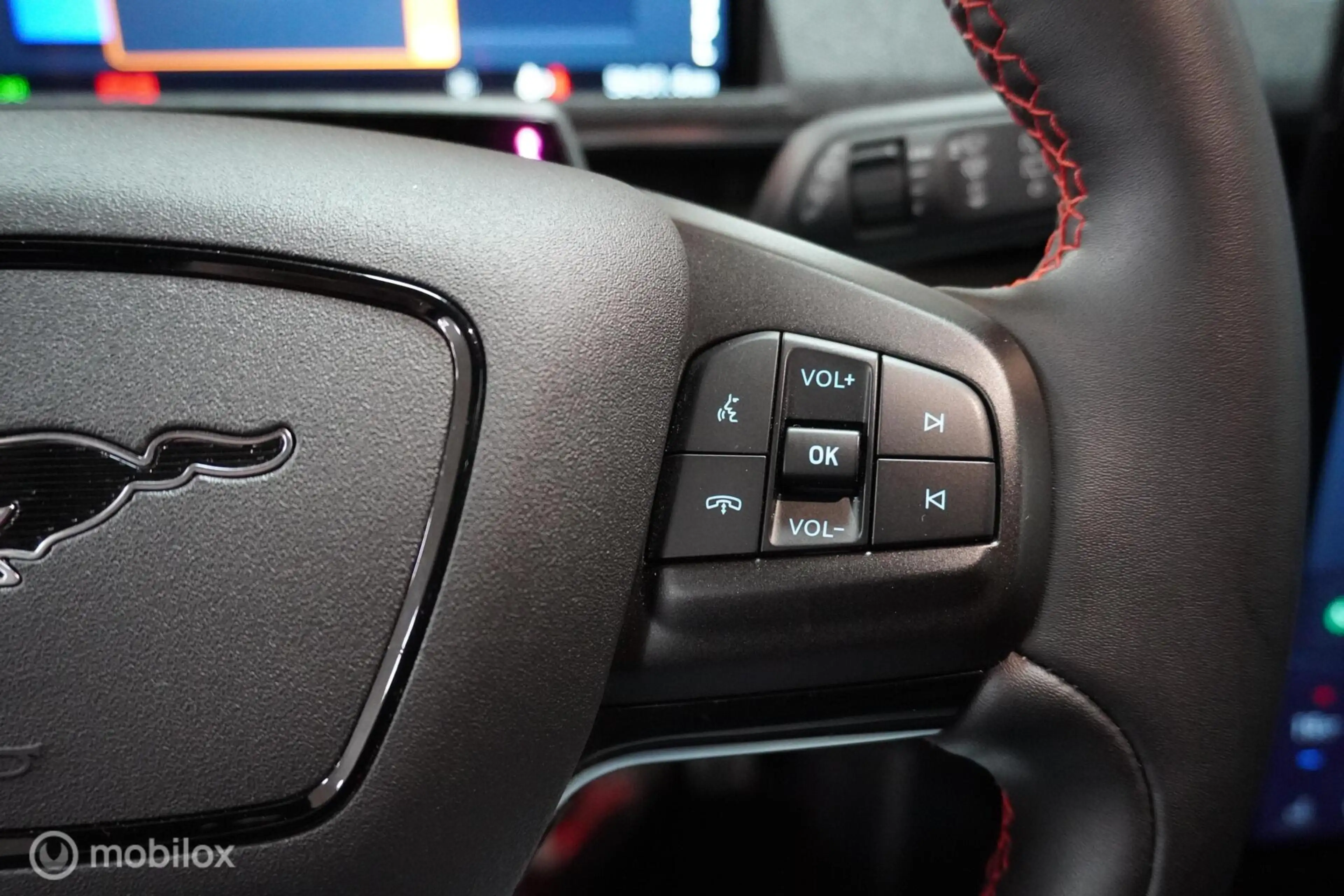 Ford Mustang Mach-E Premium AWD 75 kWh — photo 29