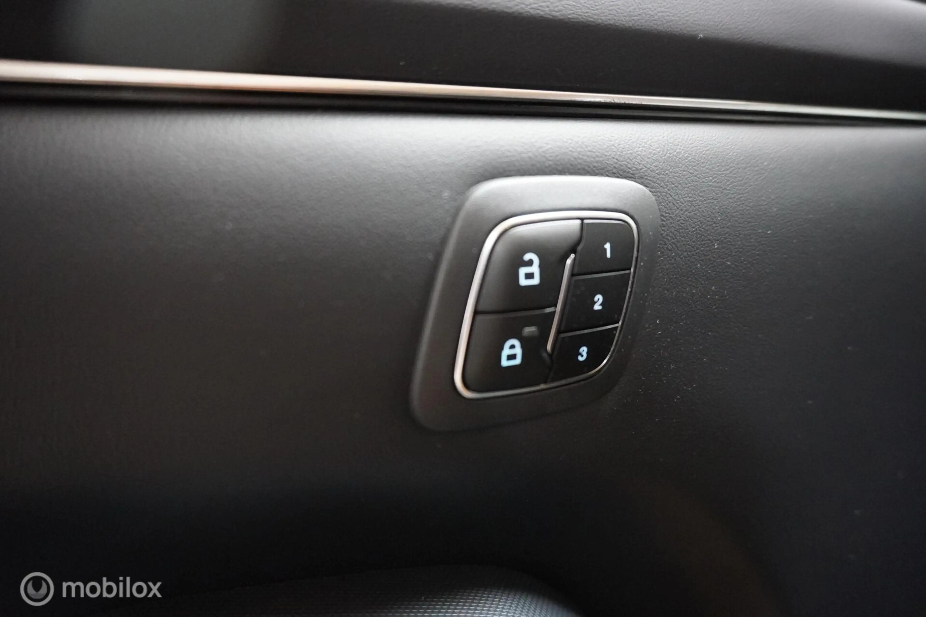 Ford Mustang Mach-E Premium AWD 75 kWh — photo 26