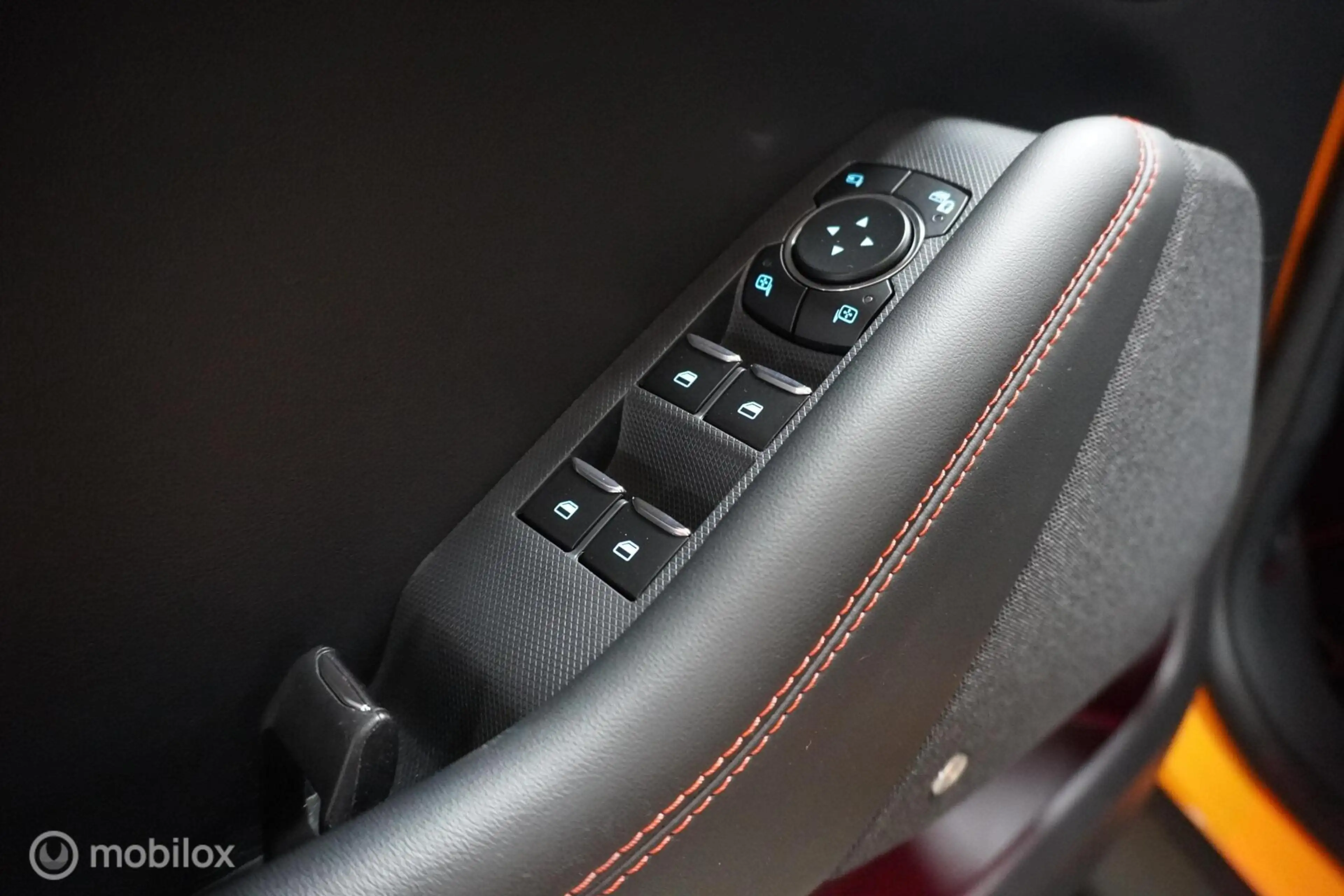 Ford Mustang Mach-E Premium AWD 75 kWh — photo 25