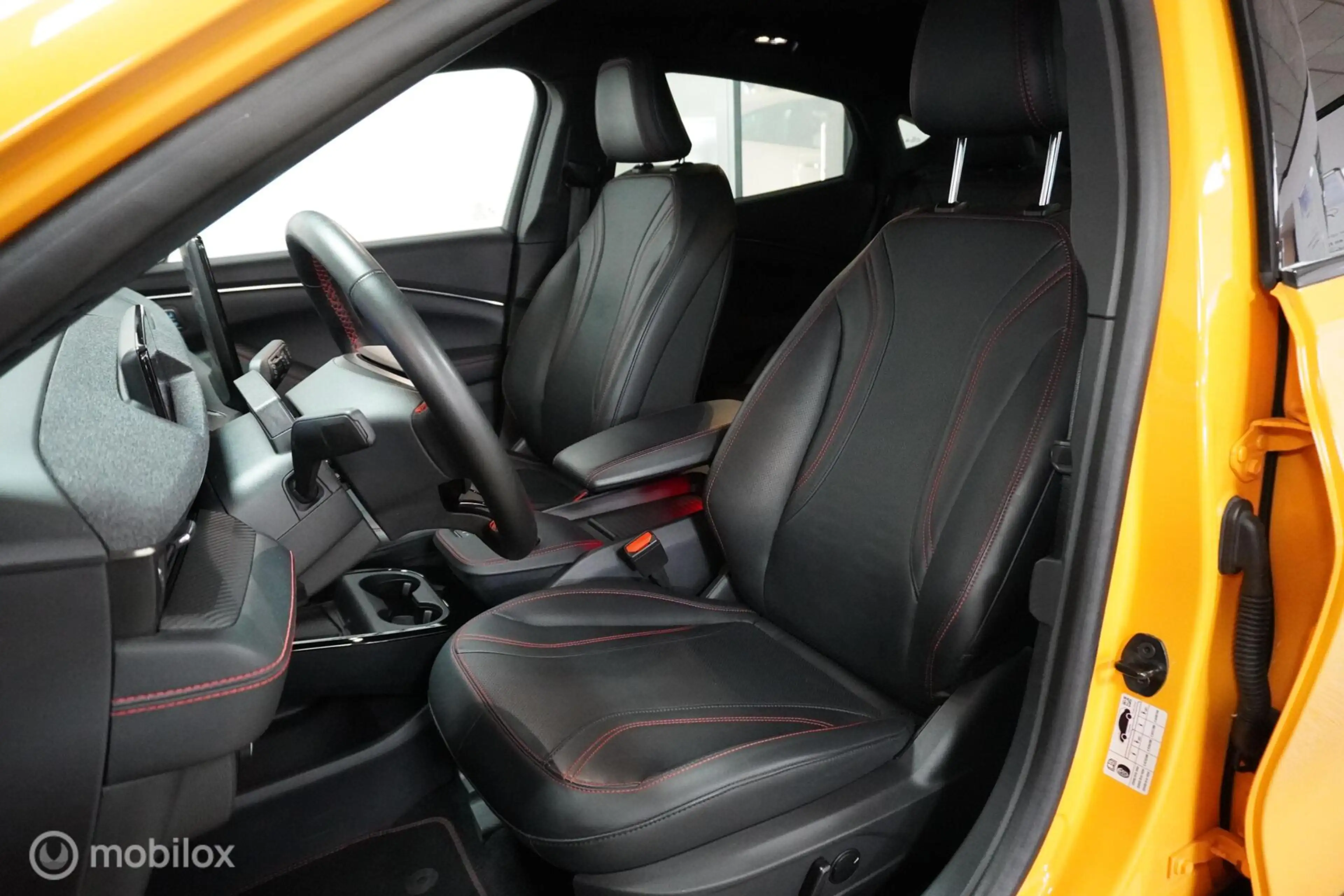 Ford Mustang Mach-E Premium AWD 75 kWh — photo 27