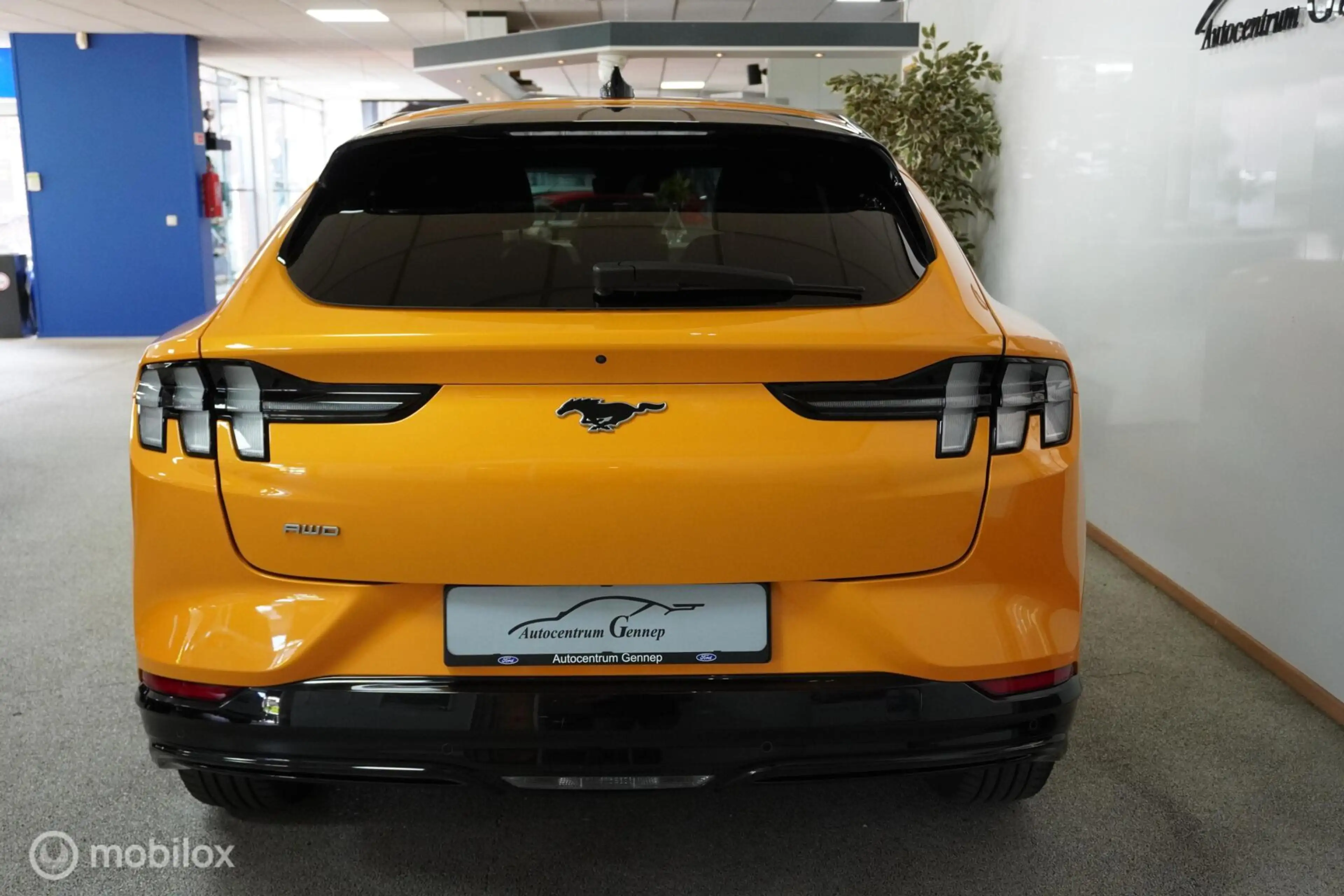 Ford Mustang Mach-E Premium AWD 75 kWh — photo 16