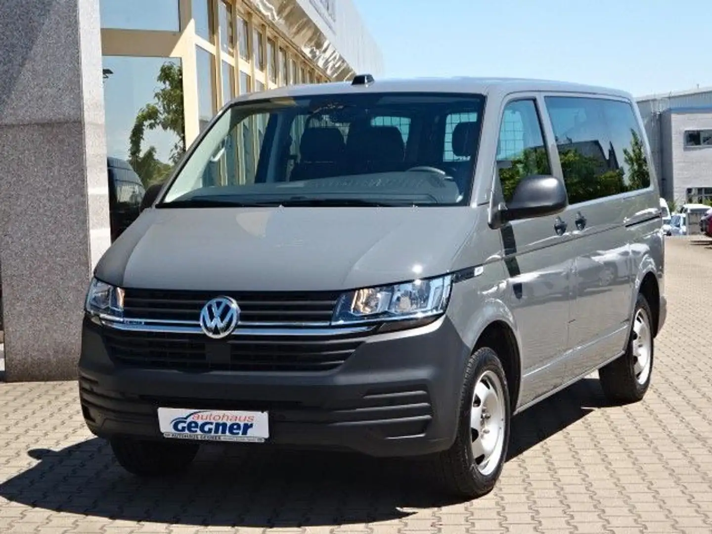 Volkswagen T6 Kombi T6.1 Kombi Transporter DSG KR 4motion 2xSchTür Šedá - 2