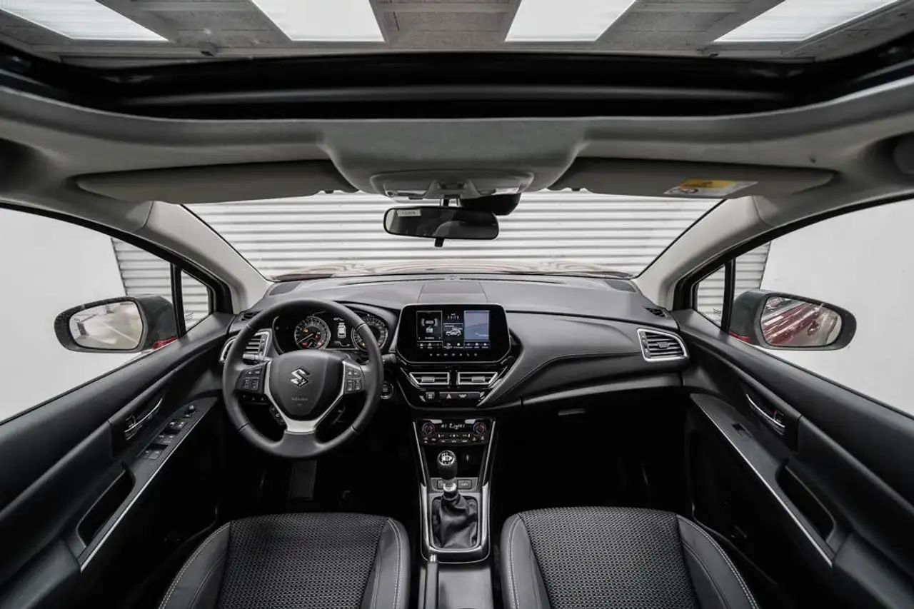 Suzuki S-Cross 2024
