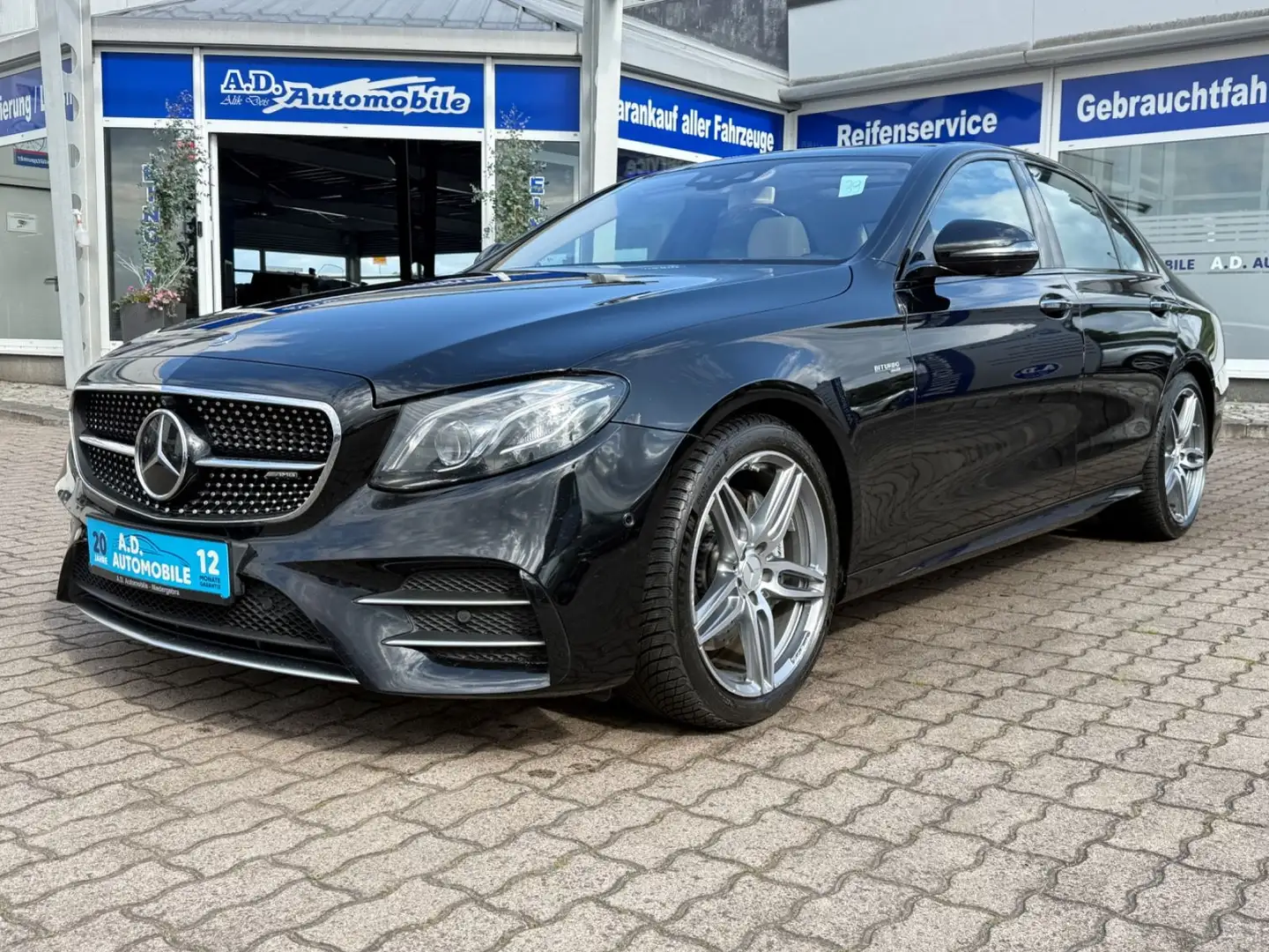 Mercedes-Benz E 43 AMG Lim. 4Matic Biturbo Multibeam LED Pano Schwarz - 1