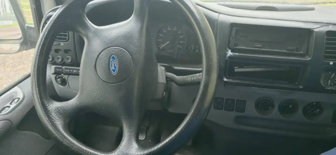 Ford Tourneo pulmino 9 posti, foto 5