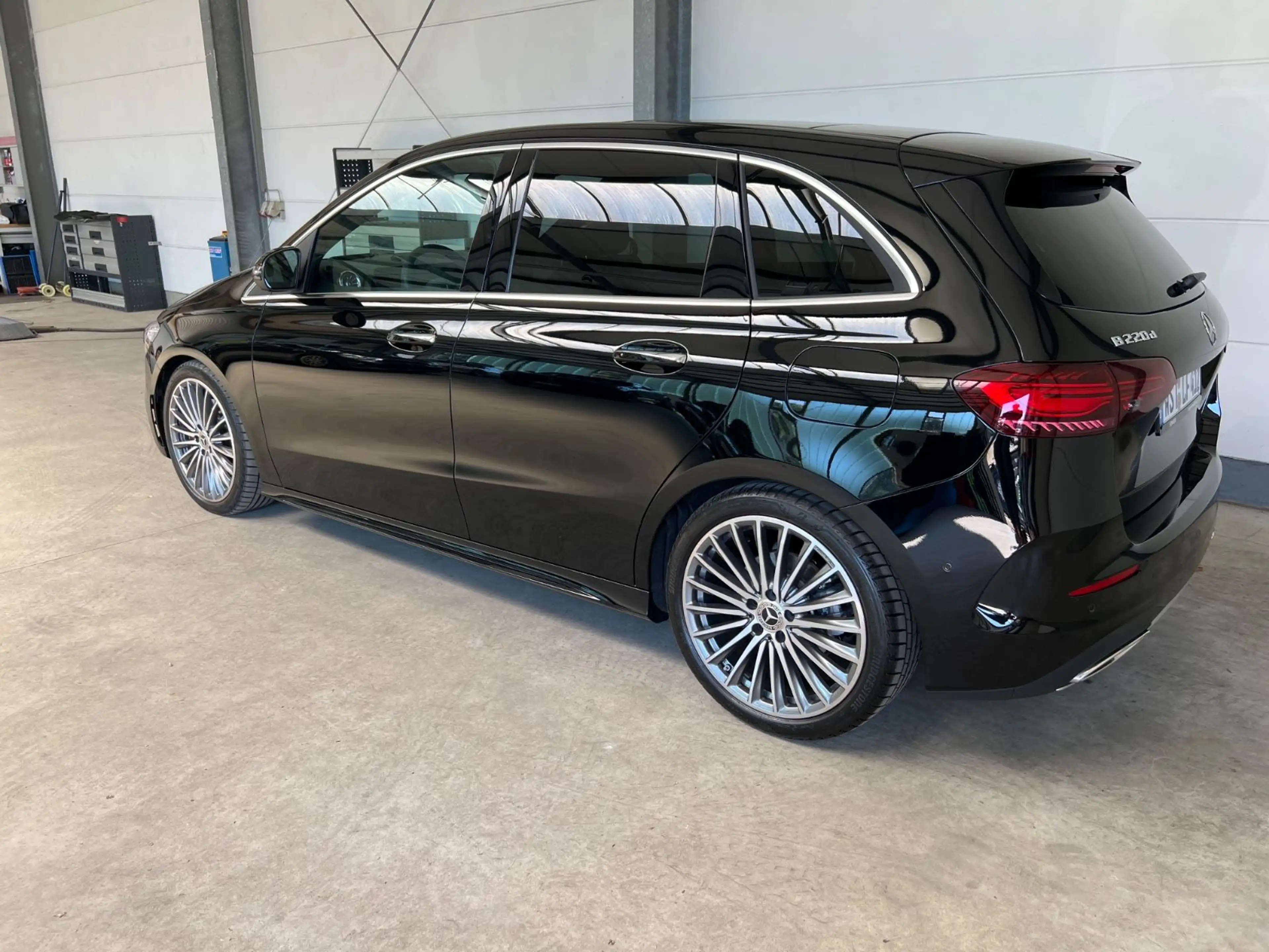 Mercedes-Benz B 220 B220d Aut. AMG-Line Premium Plus+AHK+MBUX+Vollau — photo 14