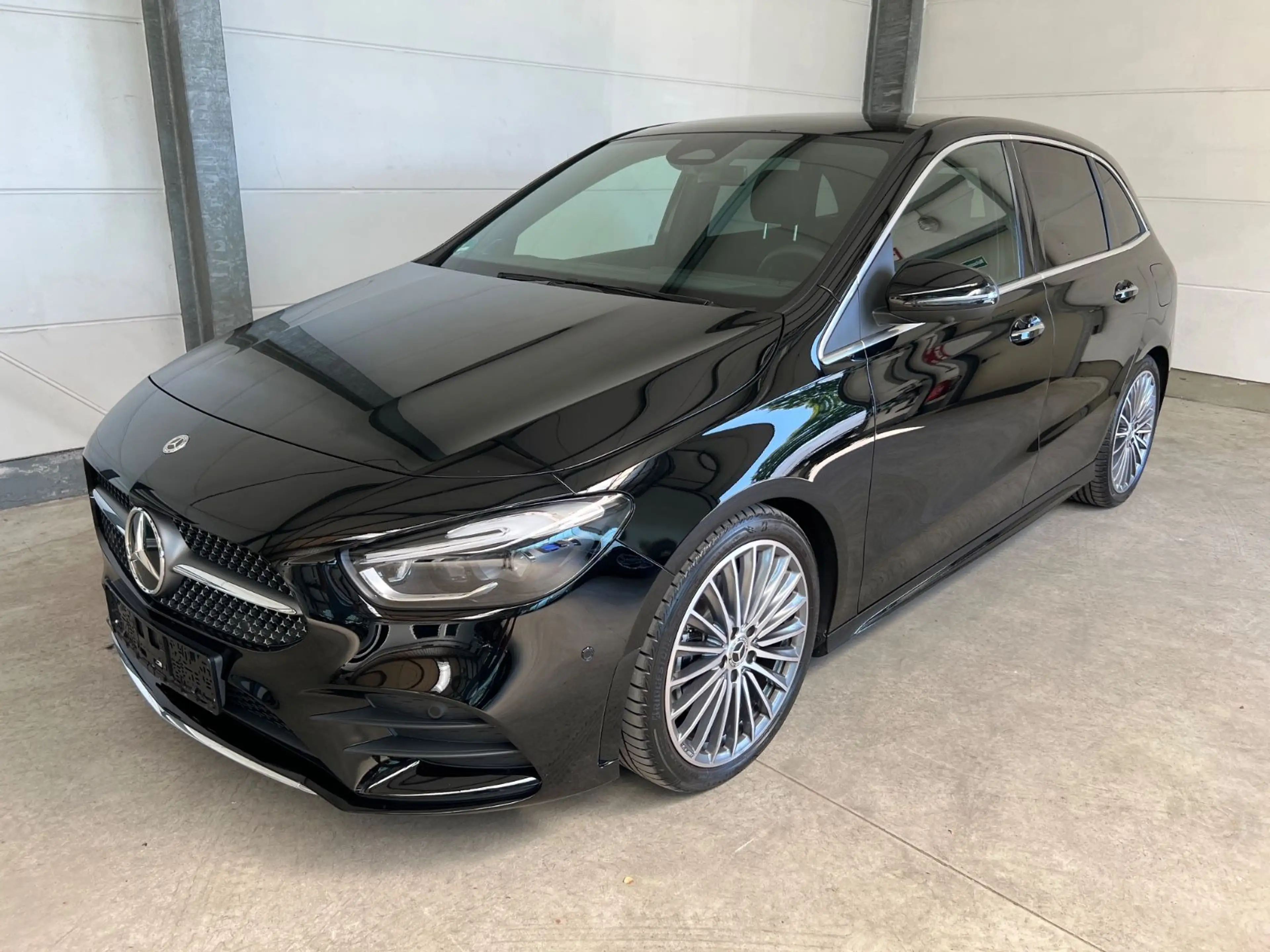 Mercedes-Benz B 220 B220d Aut. AMG-Line Premium Plus+AHK+MBUX+Vollau