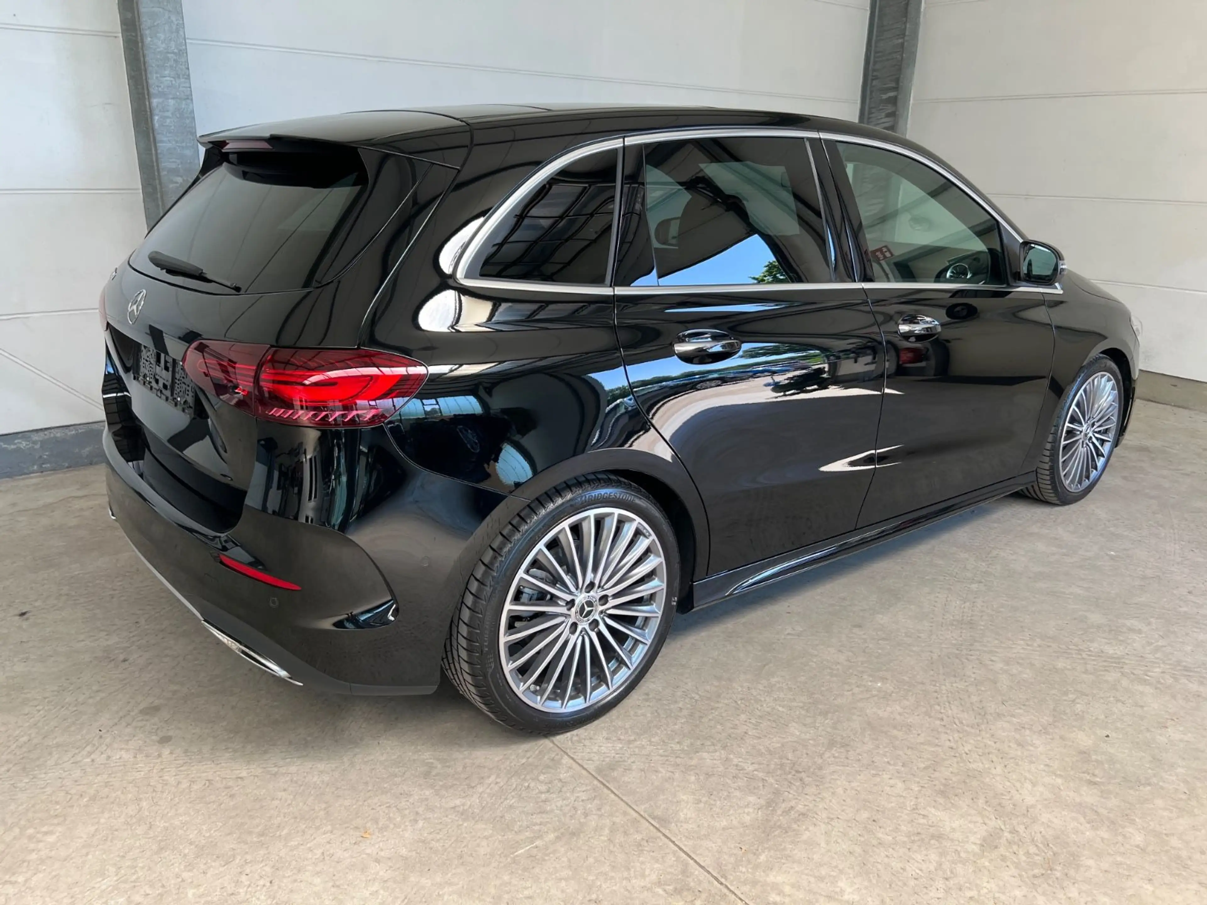 Mercedes-Benz B 220 B220d Aut. AMG-Line Premium Plus+AHK+MBUX+Vollau — photo 42