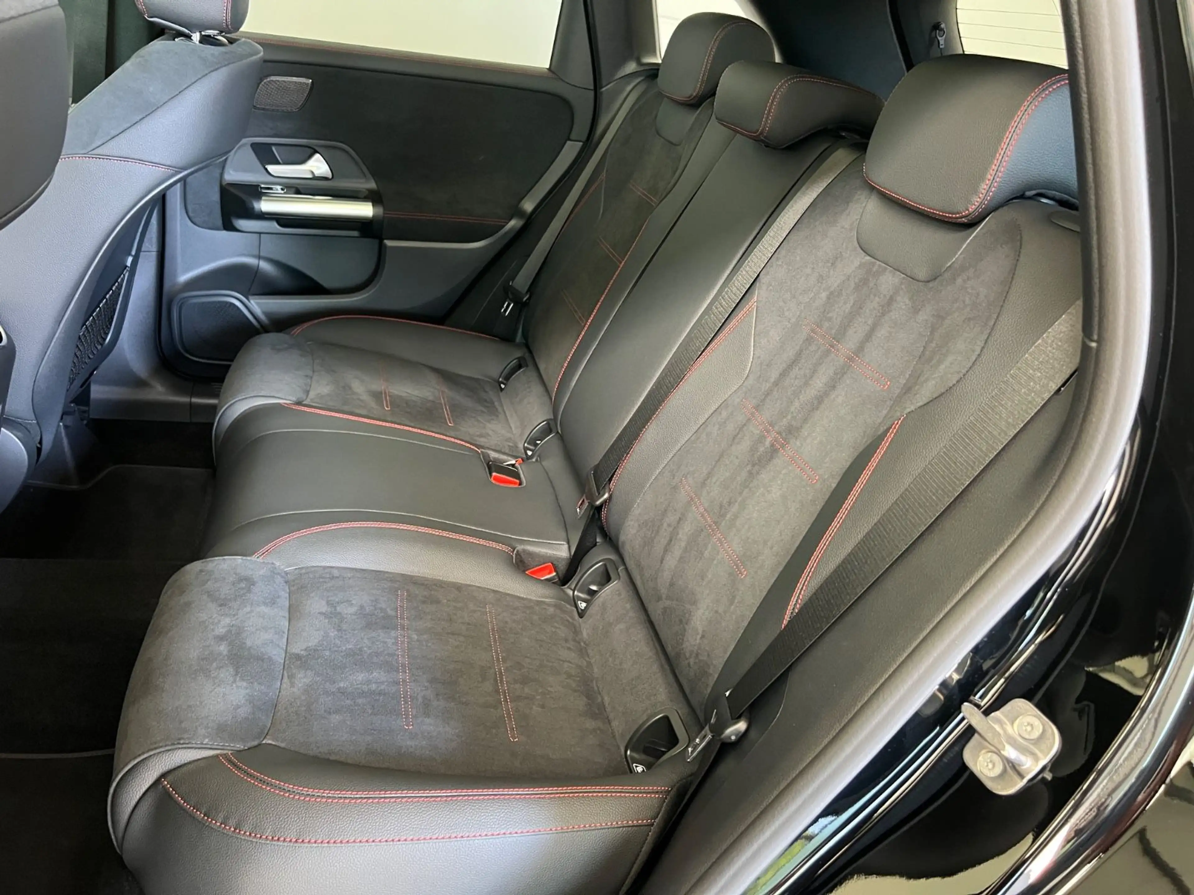 Mercedes-Benz B 220 B220d Aut. AMG-Line Premium Plus+AHK+MBUX+Vollau — photo 23