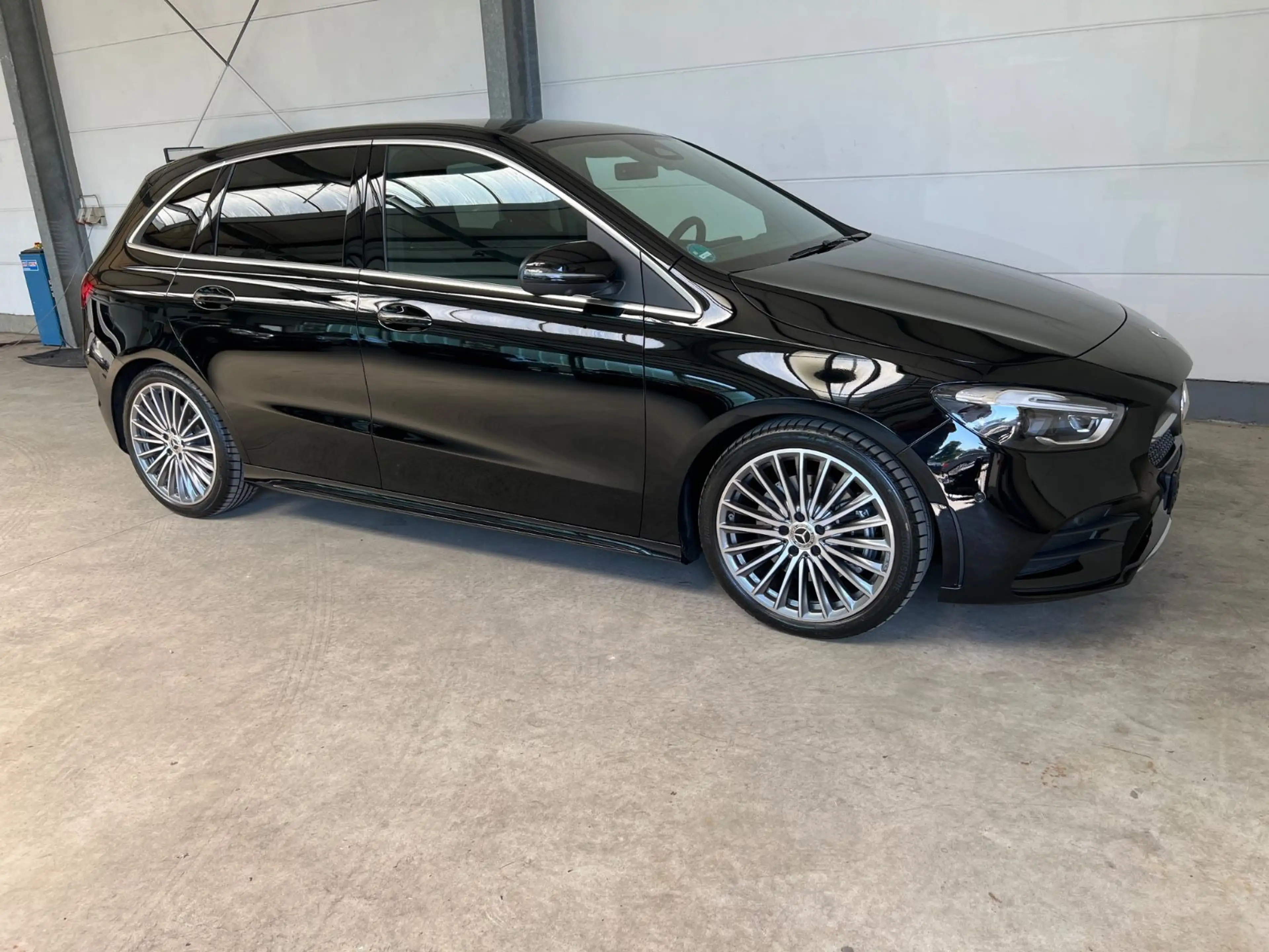Mercedes-Benz B 220 B220d Aut. AMG-Line Premium Plus+AHK+MBUX+Vollau — photo 27