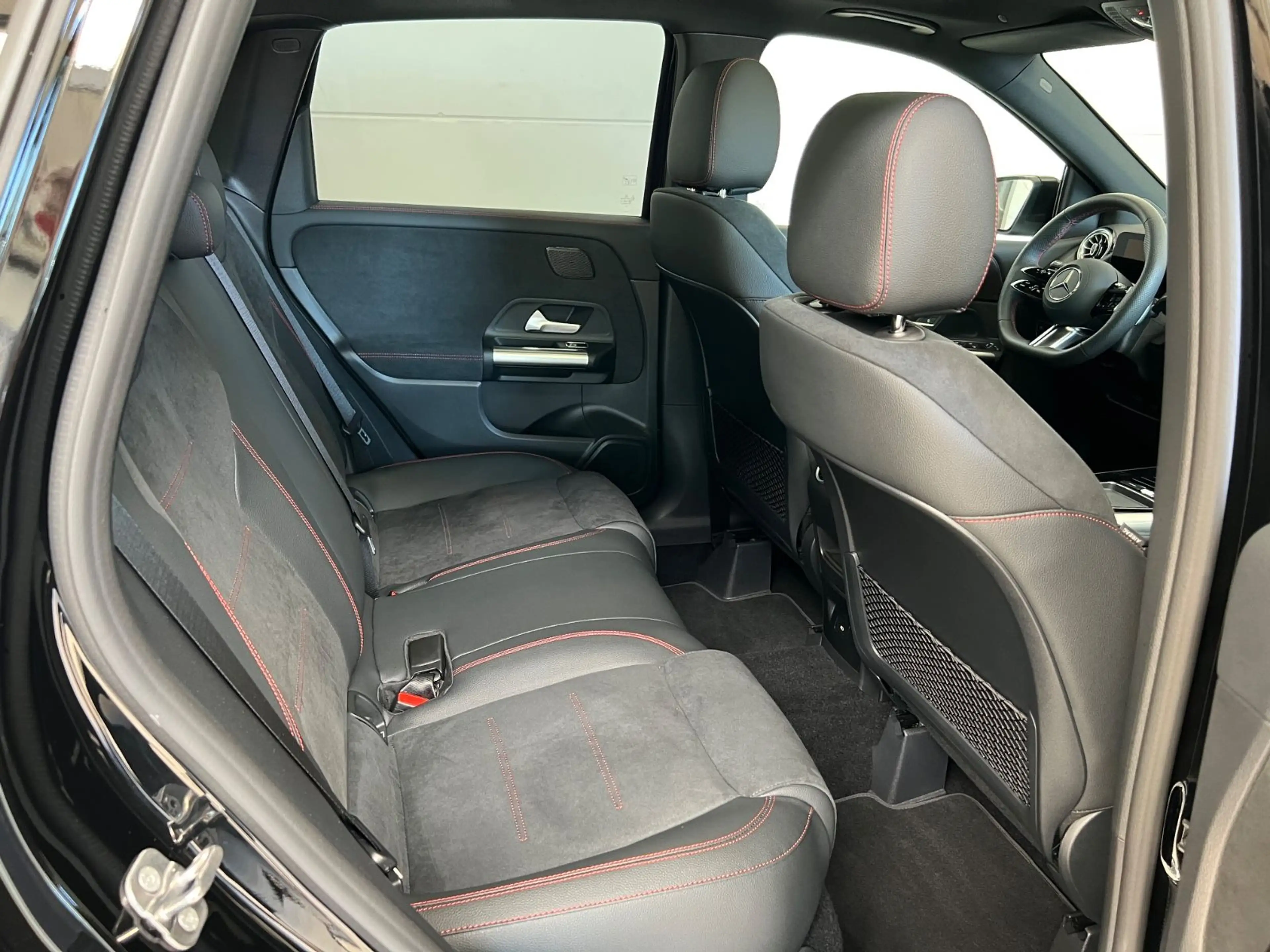 Mercedes-Benz B 220 B220d Aut. AMG-Line Premium Plus+AHK+MBUX+Vollau — photo 30