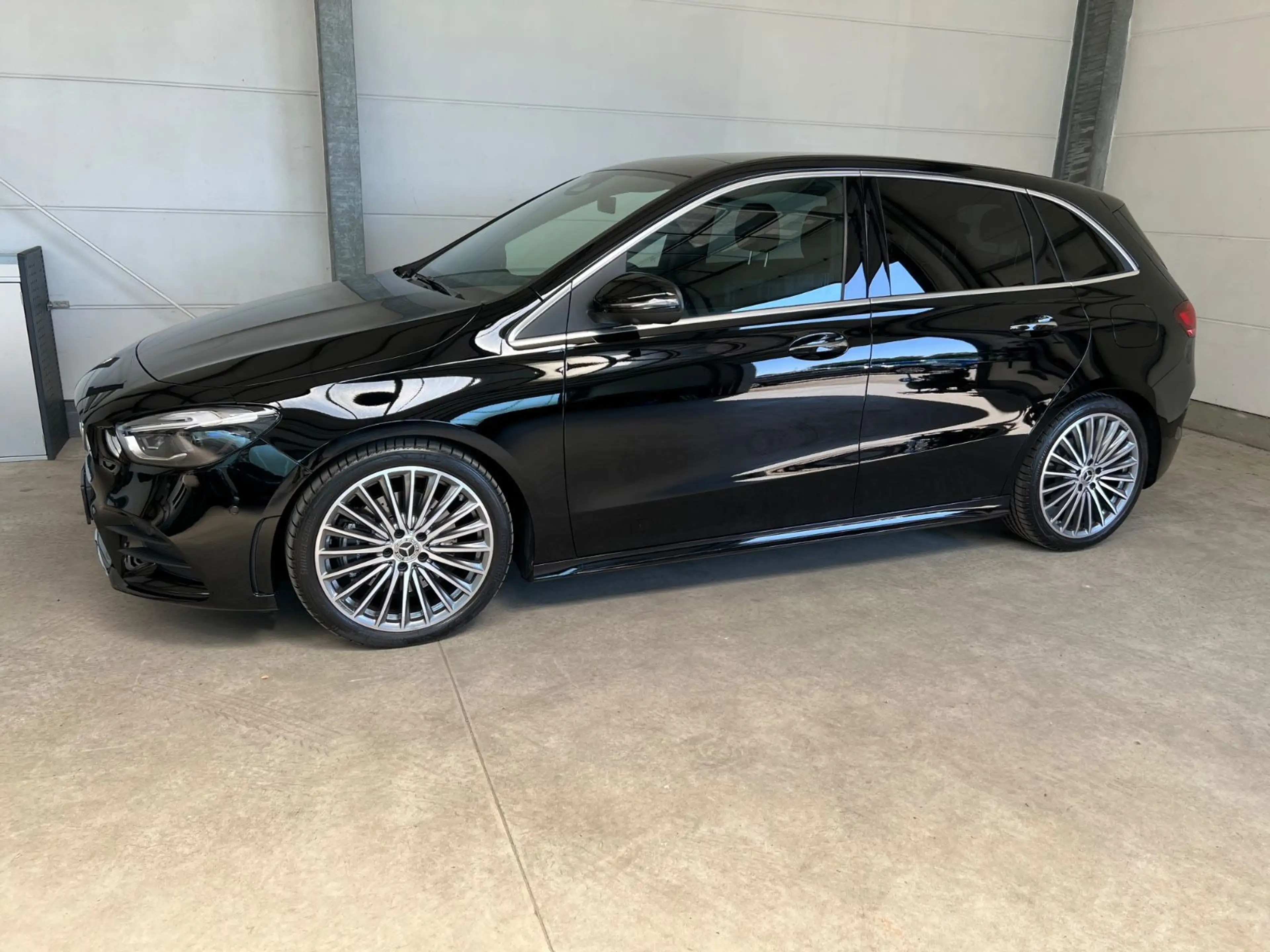 Mercedes-Benz B 220 B220d Aut. AMG-Line Premium Plus+AHK+MBUX+Vollau — photo 2