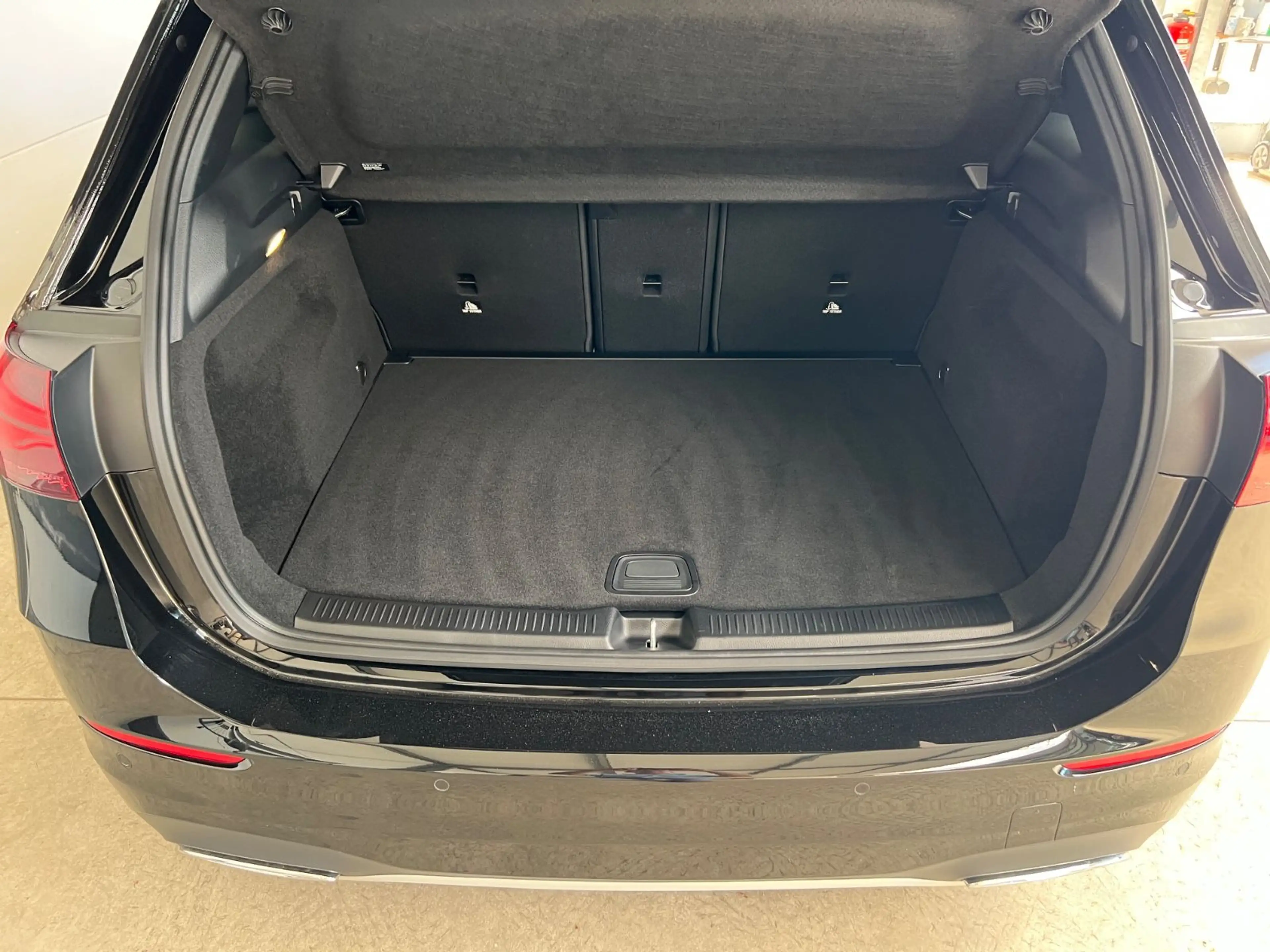Mercedes-Benz B 220 B220d Aut. AMG-Line Premium Plus+AHK+MBUX+Vollau — photo 49