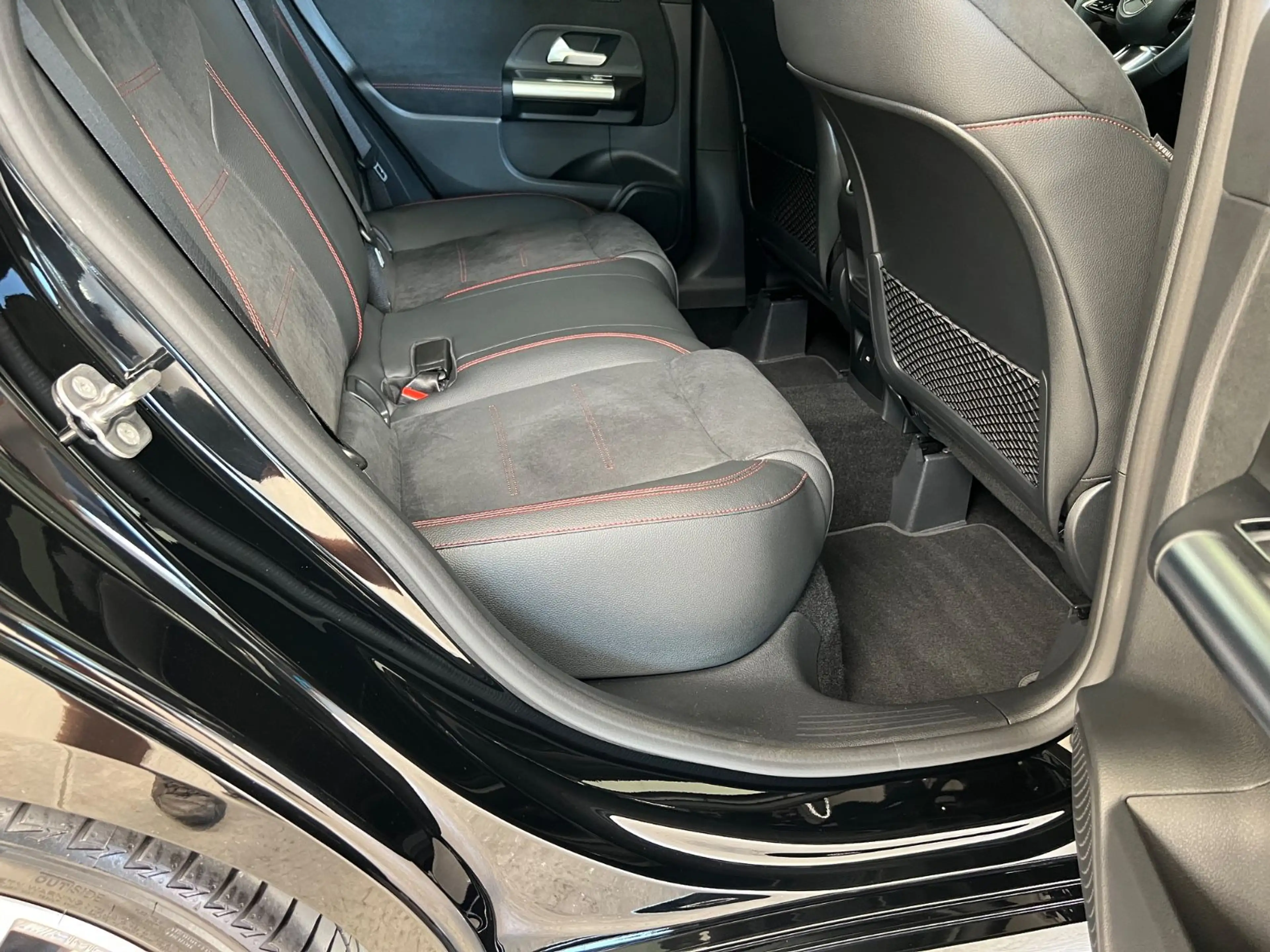 Mercedes-Benz B 220 B220d Aut. AMG-Line Premium Plus+AHK+MBUX+Vollau — photo 31