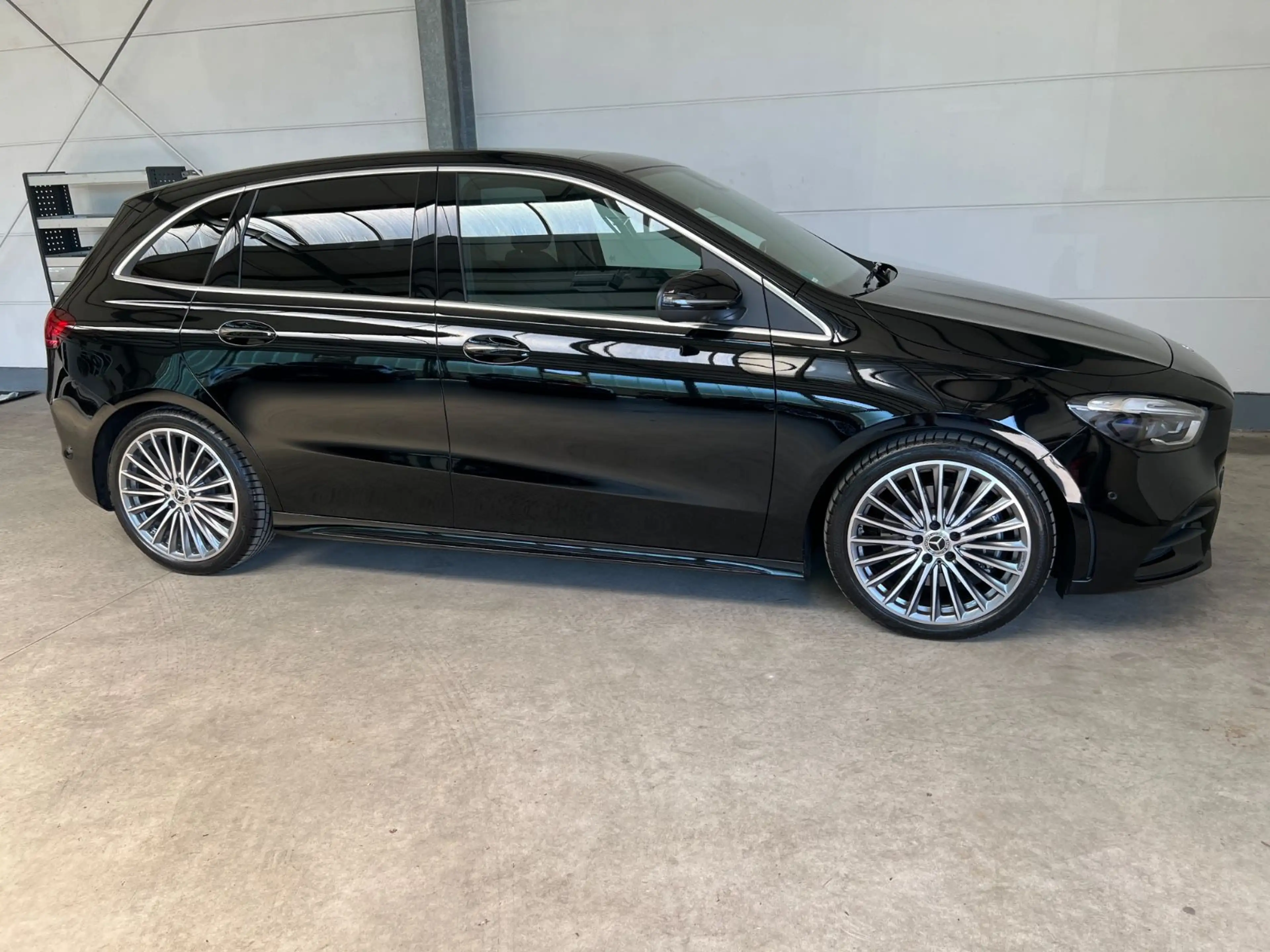 Mercedes-Benz B 220 B220d Aut. AMG-Line Premium Plus+AHK+MBUX+Vollau — photo 29