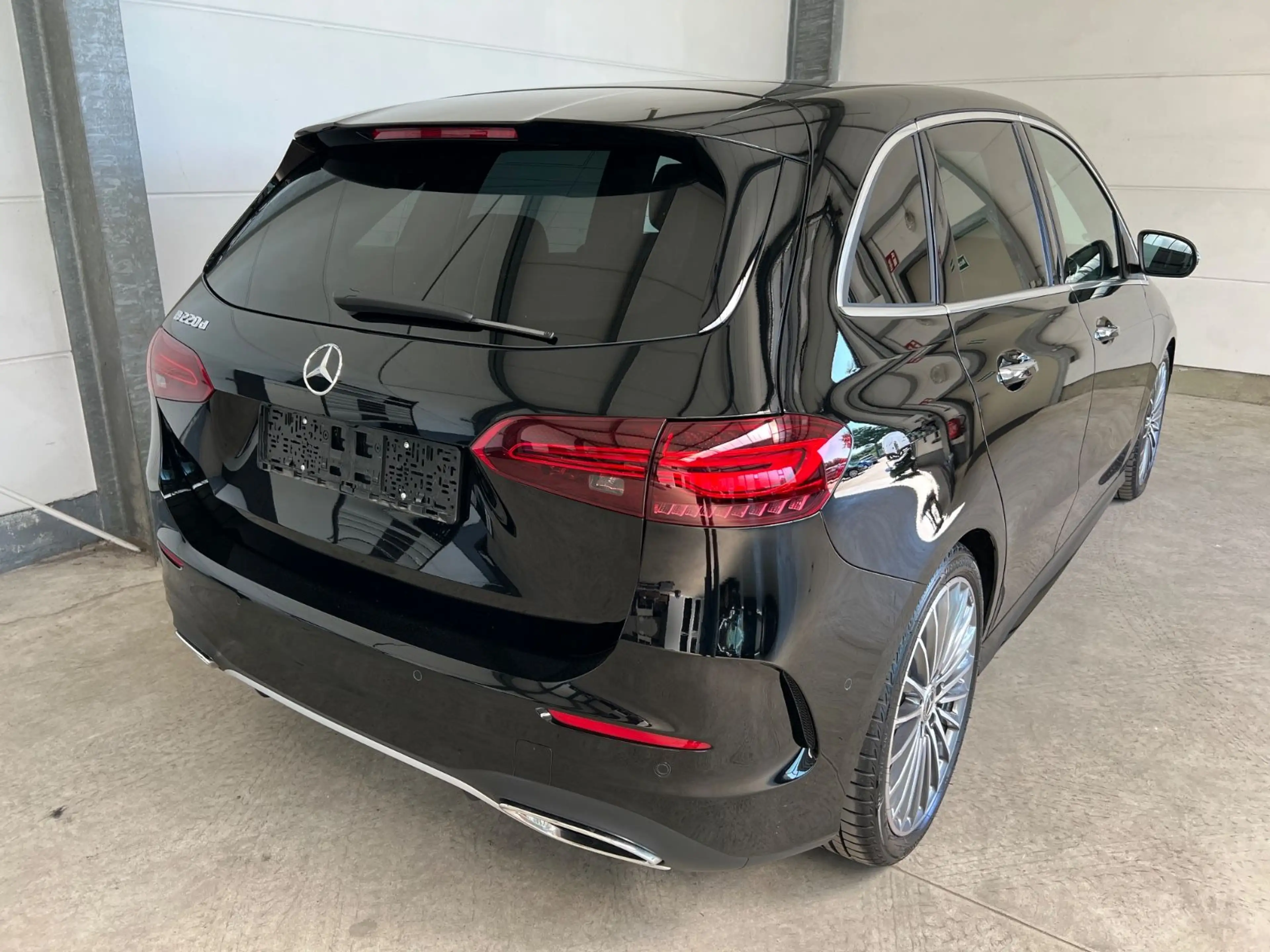 Mercedes-Benz B 220 B220d Aut. AMG-Line Premium Plus+AHK+MBUX+Vollau — photo 50