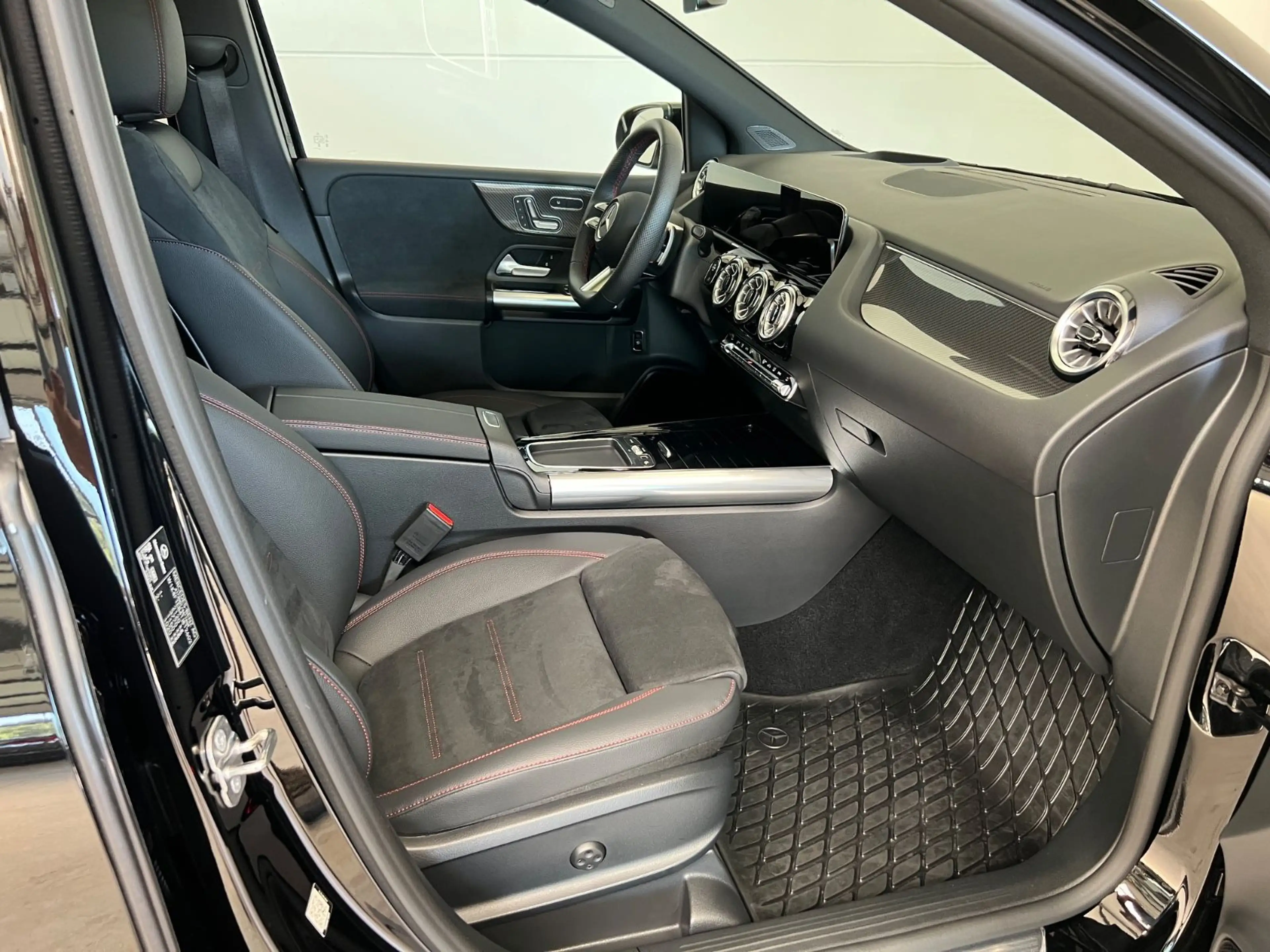 Mercedes-Benz B 220 B220d Aut. AMG-Line Premium Plus+AHK+MBUX+Vollau — photo 25