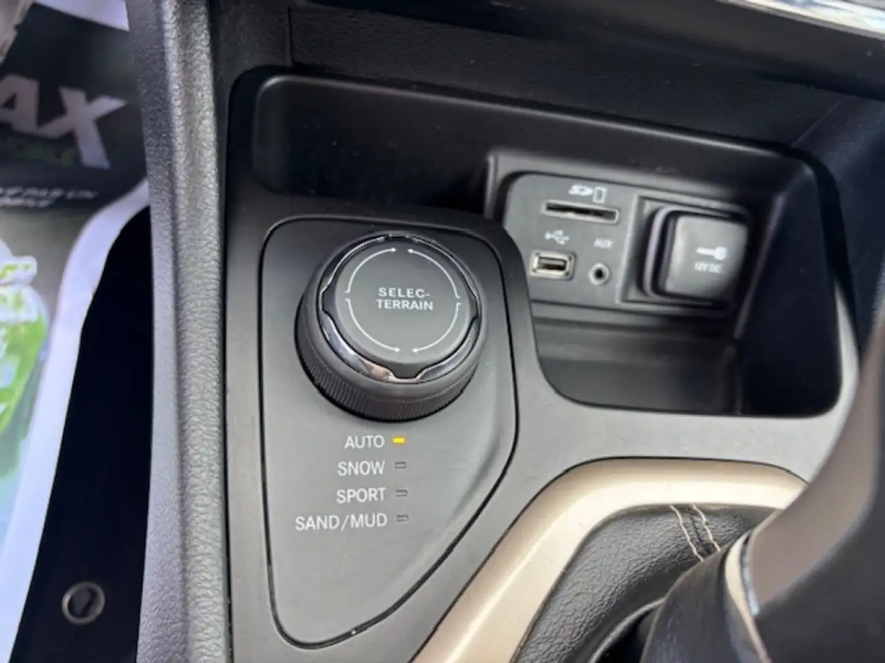Jeep Cherokee снимка Jeep Cherokee