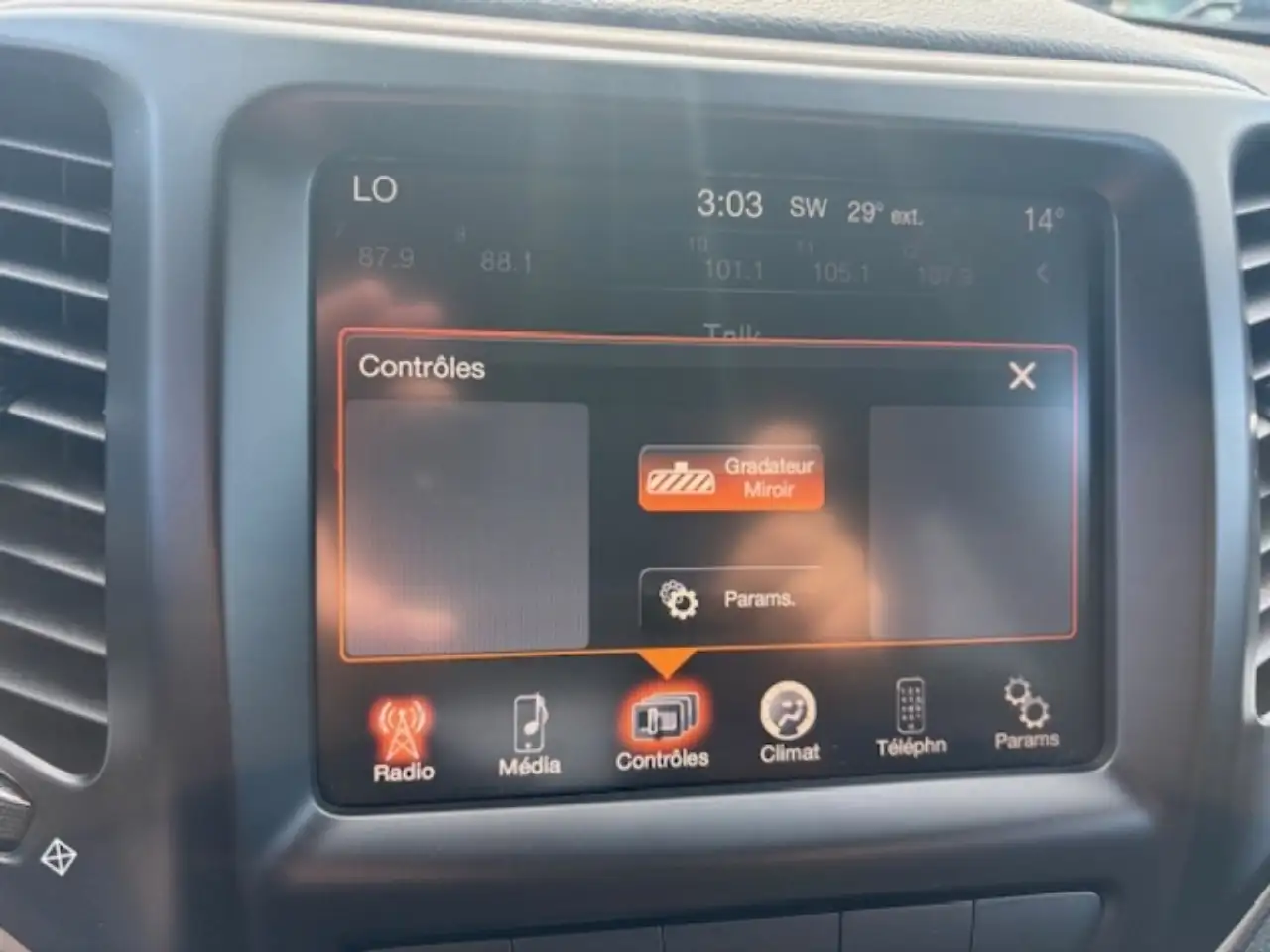 Jeep Cherokee снимка Jeep Cherokee