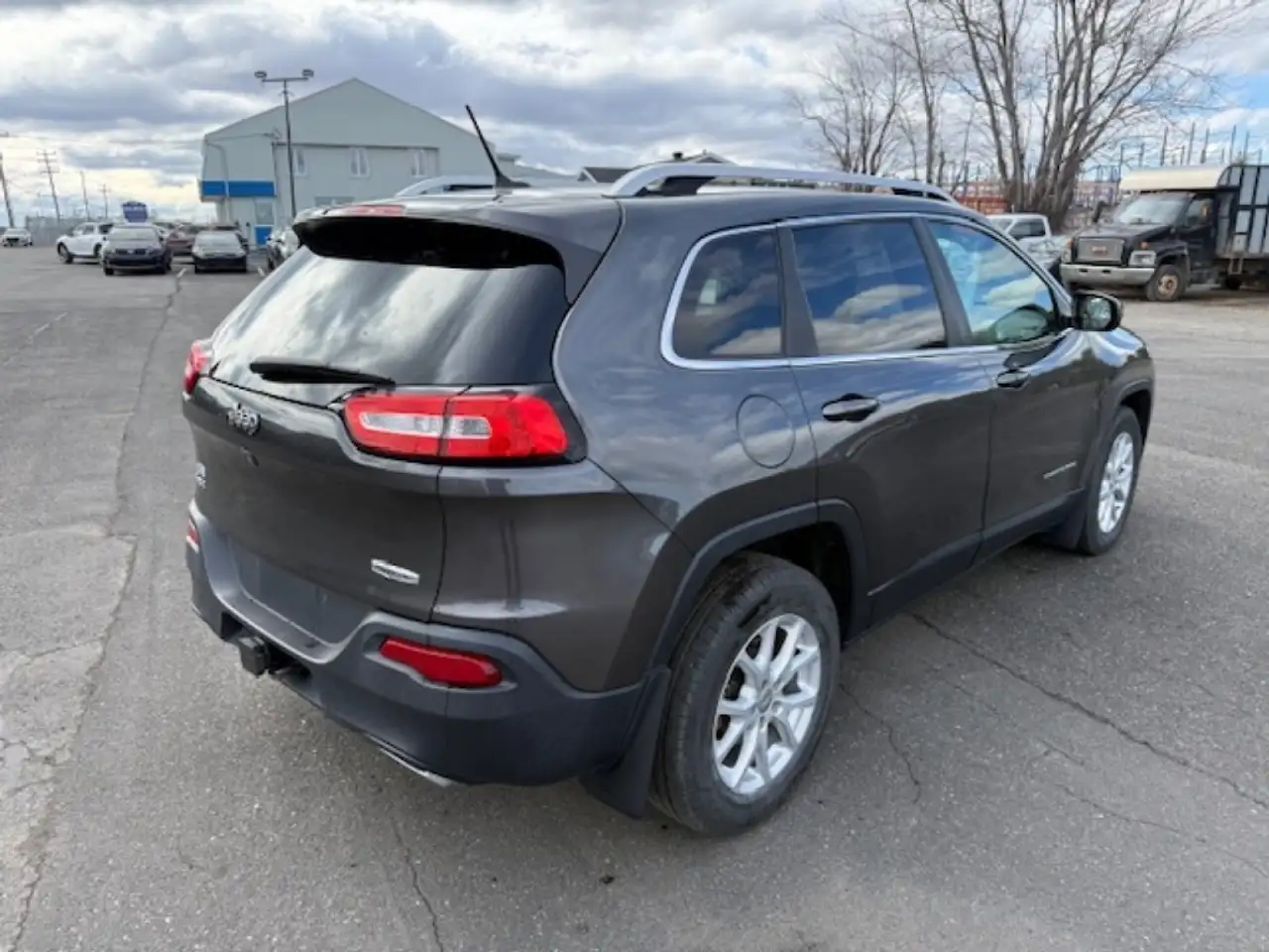 Jeep Cherokee снимка Jeep Cherokee