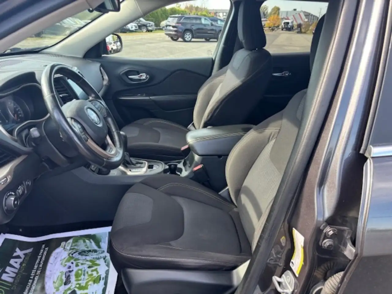 Jeep Cherokee снимка Jeep Cherokee