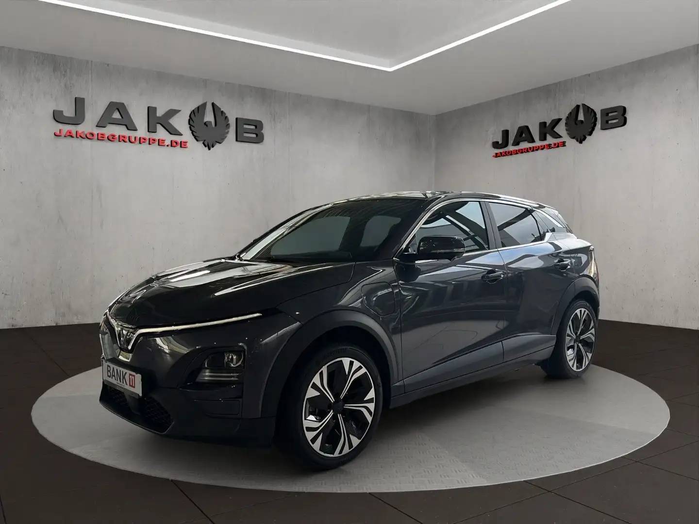 VinFast VF6 59,6 kWh Plus Grau - 1