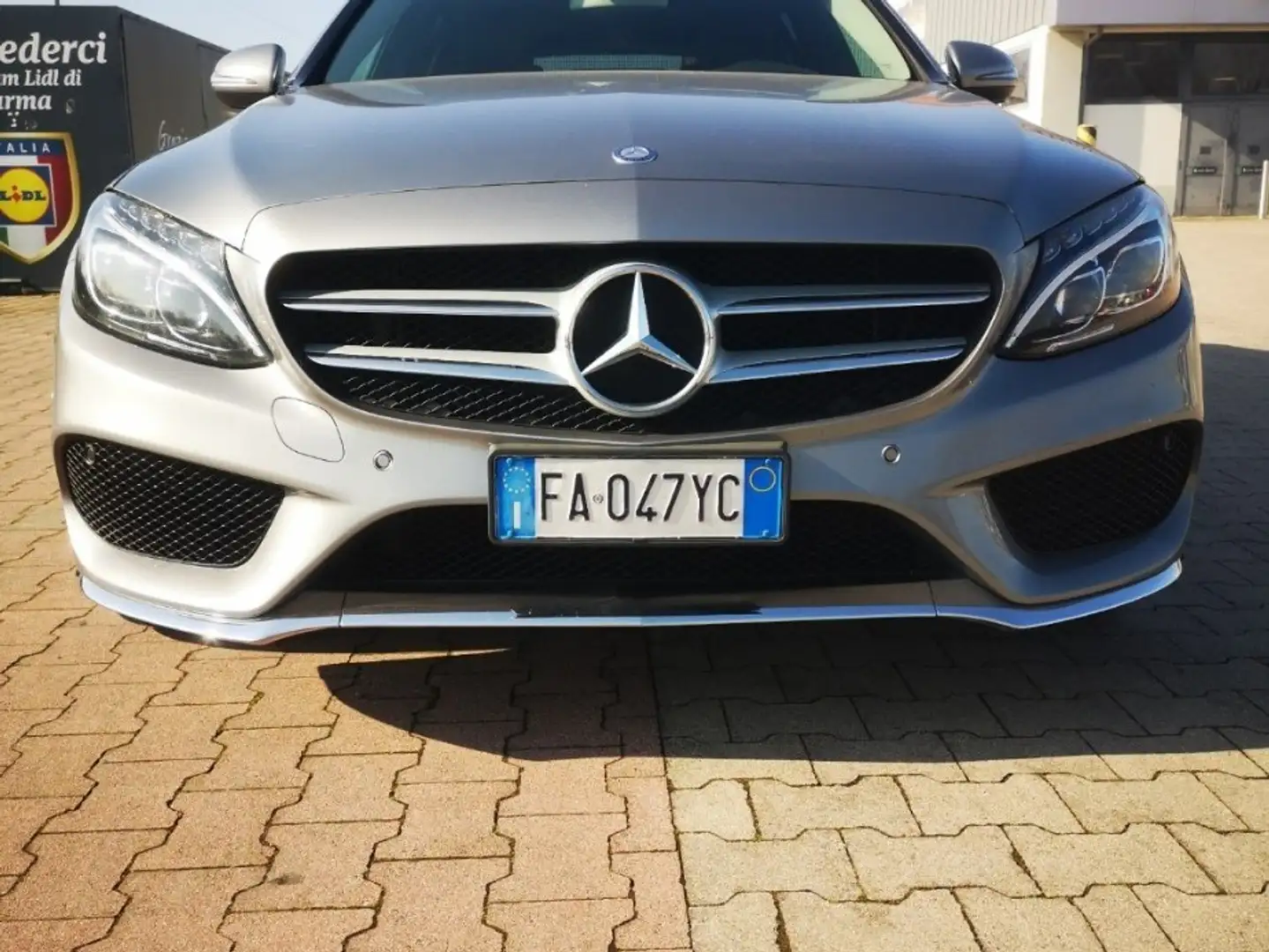 Mercedes-Benz 220 Premium AMG 4 Matic - 2