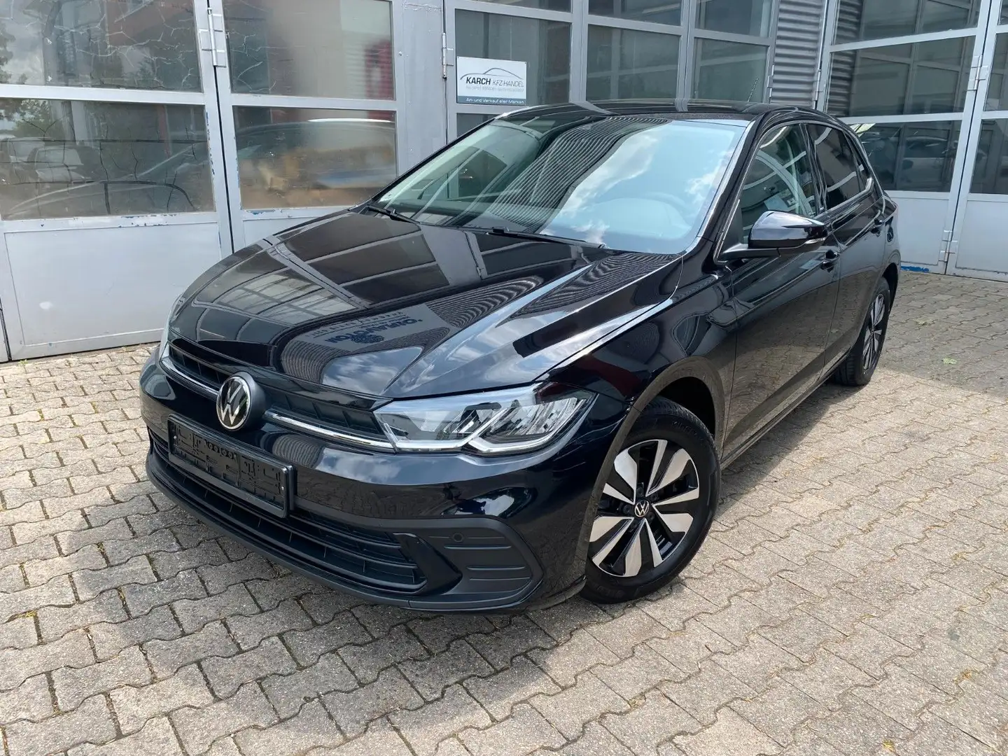 Volkswagen Polo VI Move/Navi/PDC/SHZ/1.0TSI Schwarz - 1