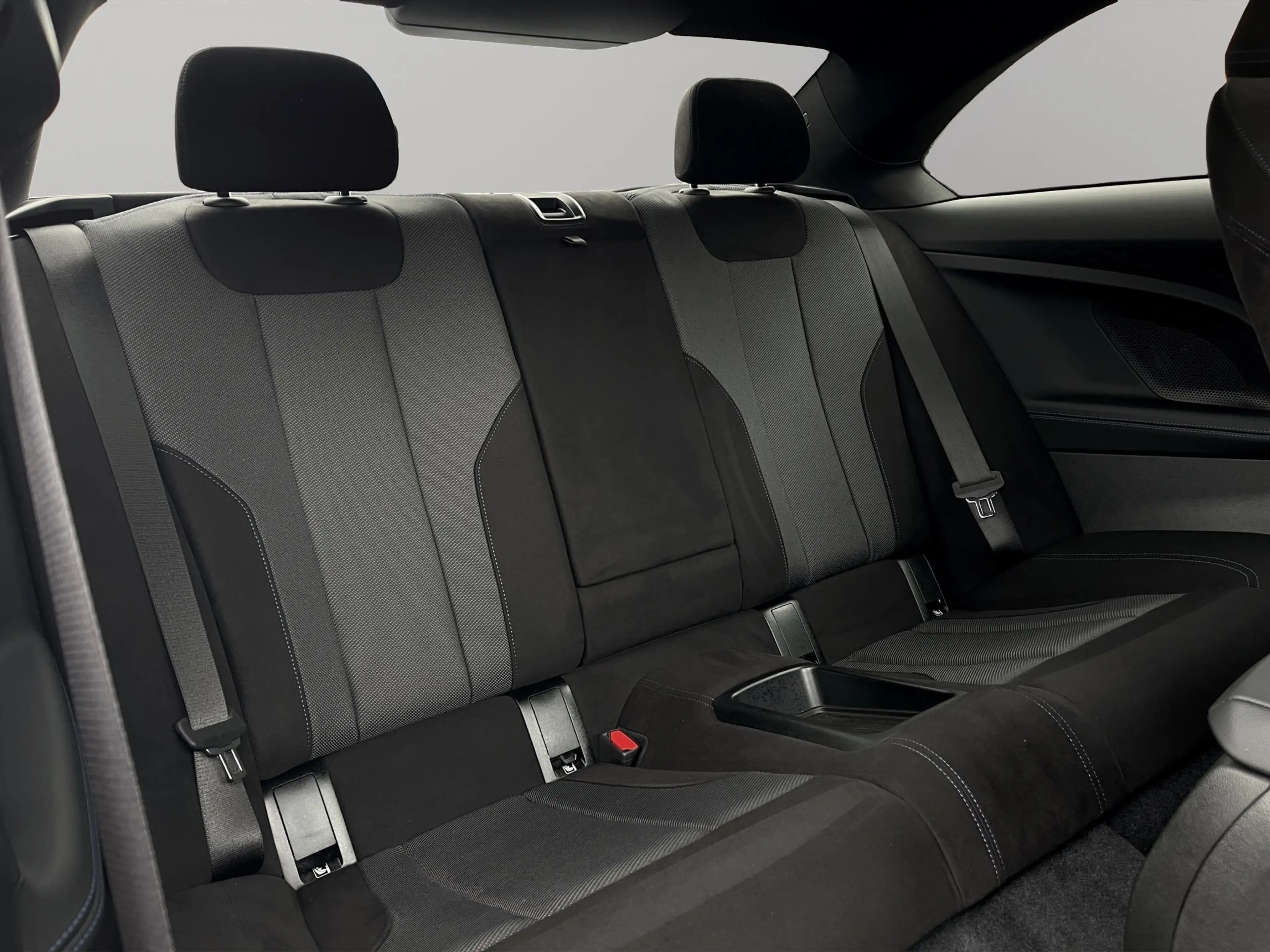 BMW 240 M240i xDrive Coupé — photo 13