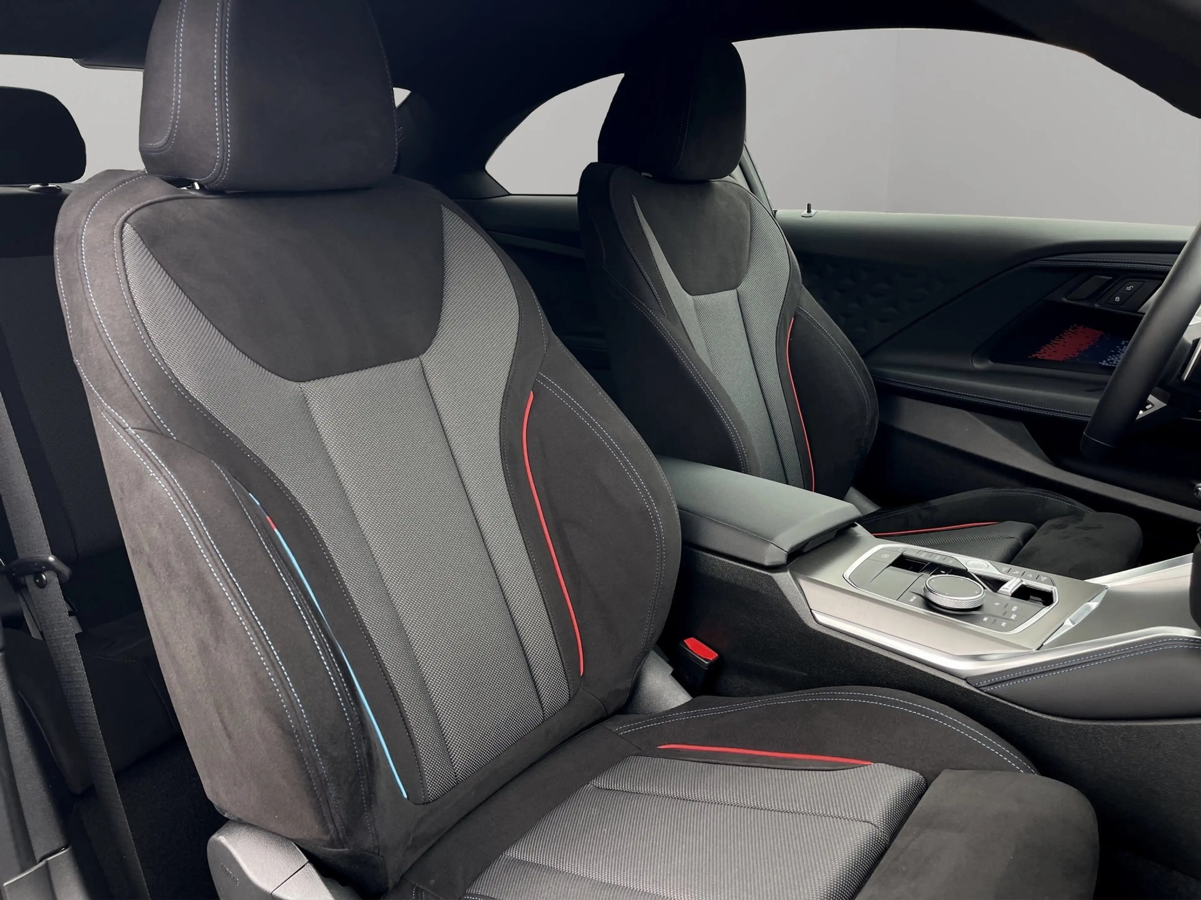 BMW 240 M240i xDrive Coupé — photo 12